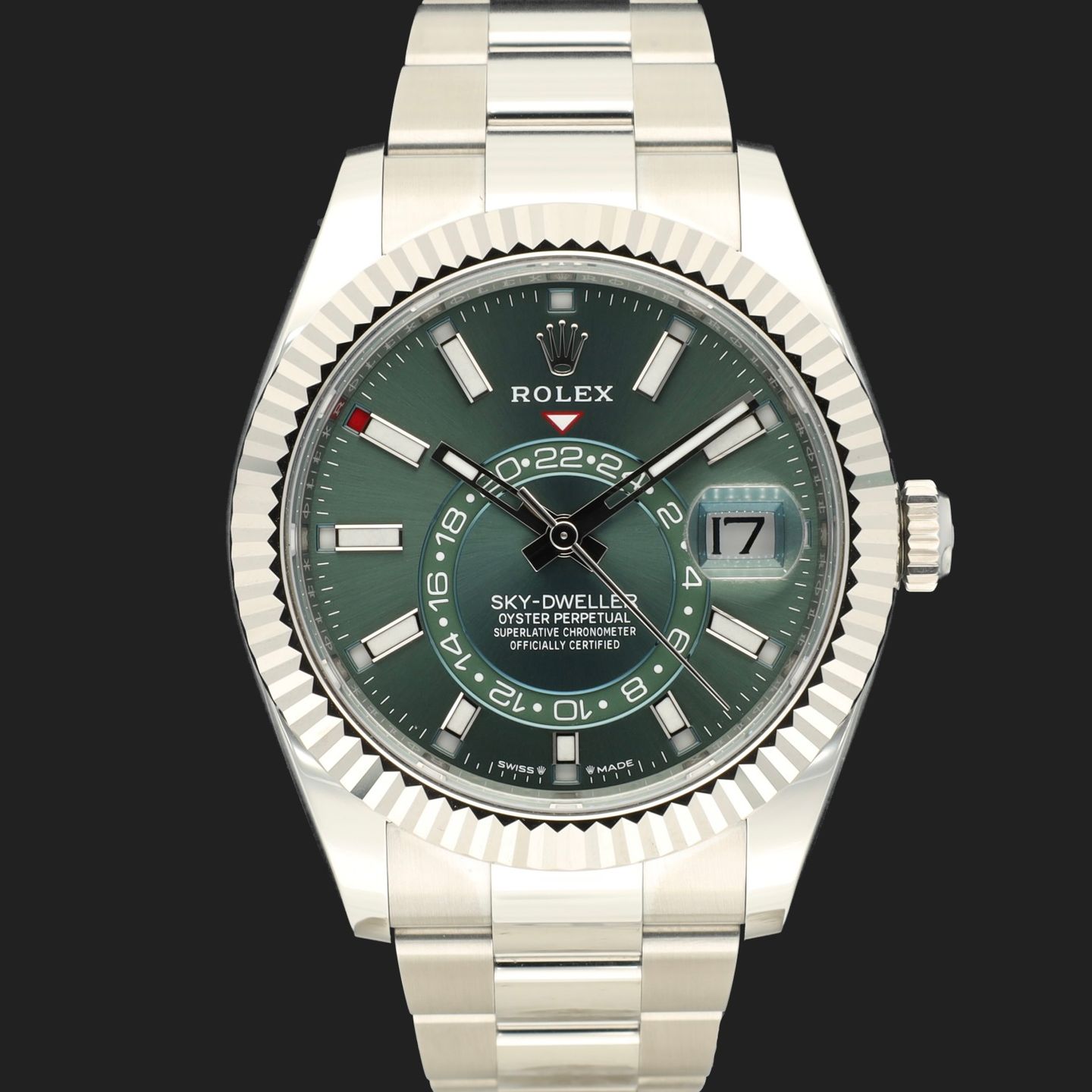 Rolex Sky-Dweller 336934 (2024) - Green dial 42 mm Gold/Steel case (3/8)