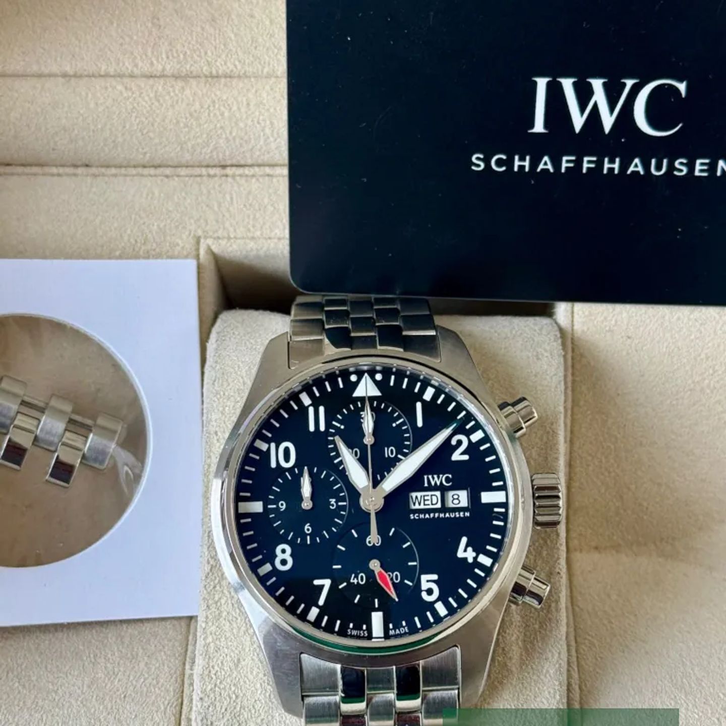 IWC Pilot Chronograph IW388113 (2025) - Zwart wijzerplaat 41mm Staal (7/7)