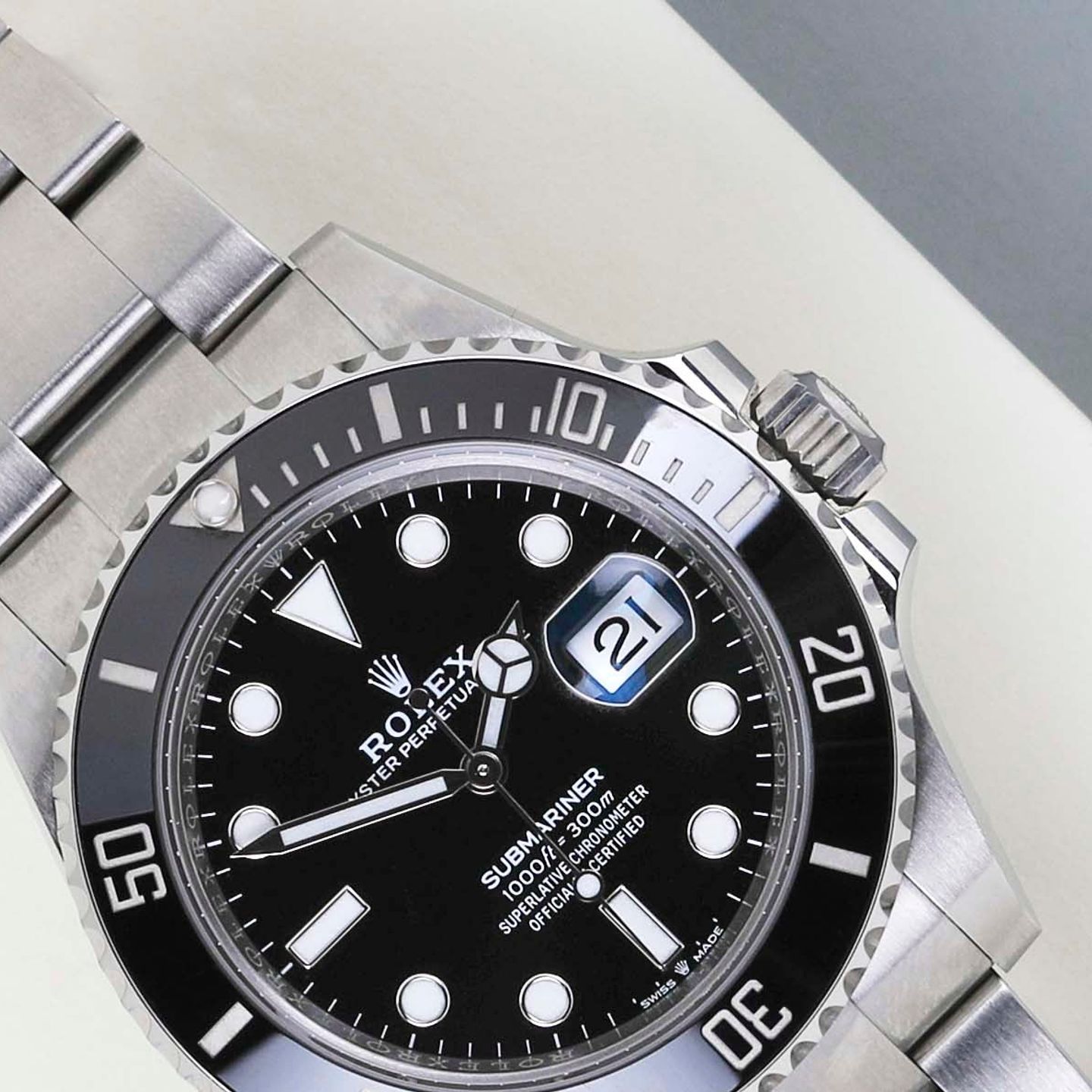 Rolex Submariner Date 126610LN (2022) - Zwart wijzerplaat 41mm Staal (3/8)