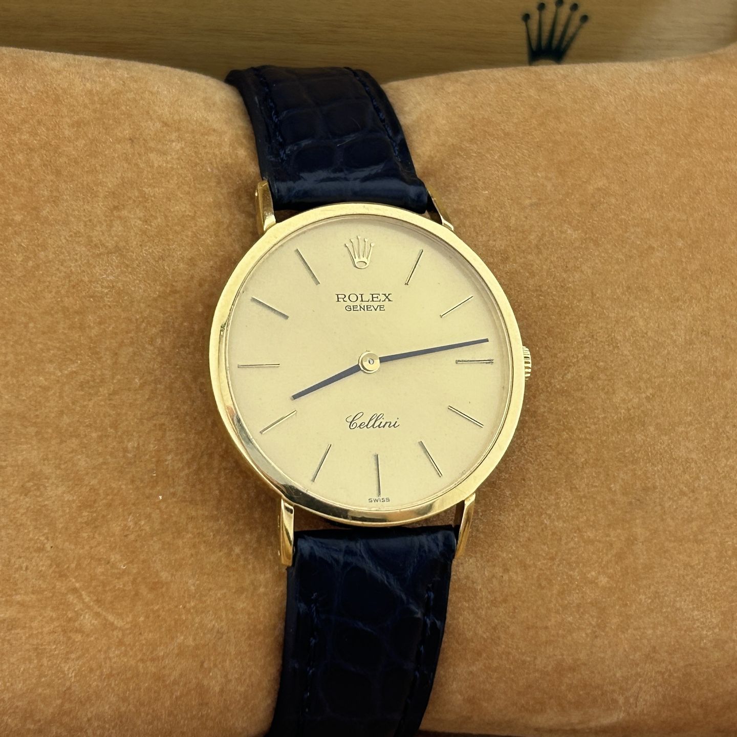 Rolex Cellini 4112 (1975) - Champagne dial 32 mm Yellow Gold case (7/8)