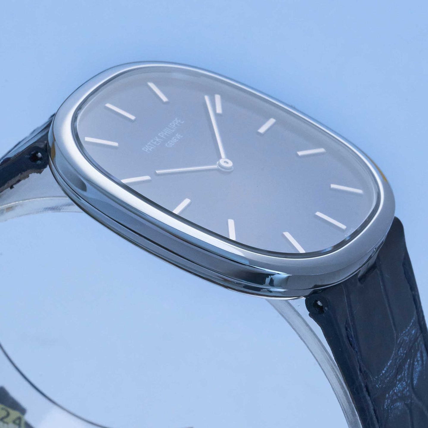 Patek Philippe Golden Ellipse 5738P-001 - (3/8)