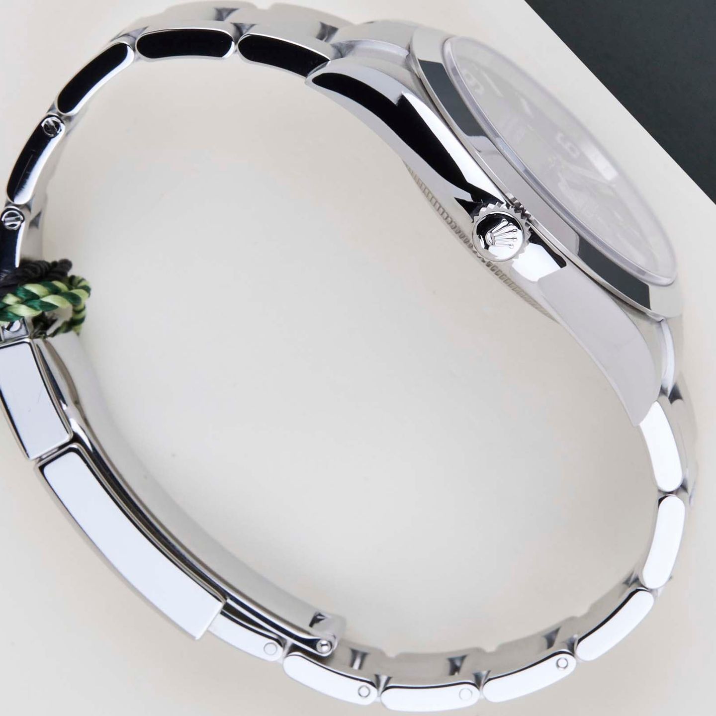 Rolex Explorer 214270 (2019) - Black dial 39 mm Steel case (7/8)