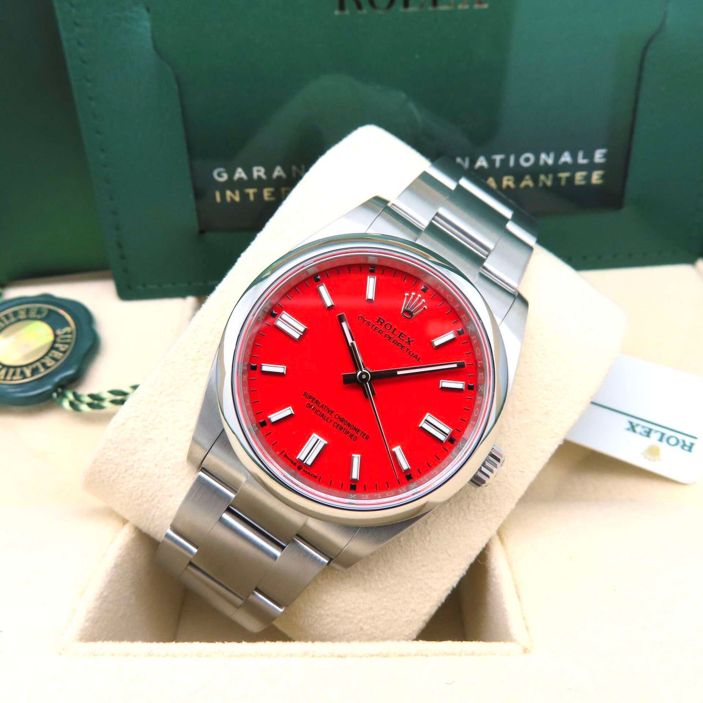 Rolex Oyster Perpetual 36 126000 (2020) - Red dial 36 mm Steel case (8/8)