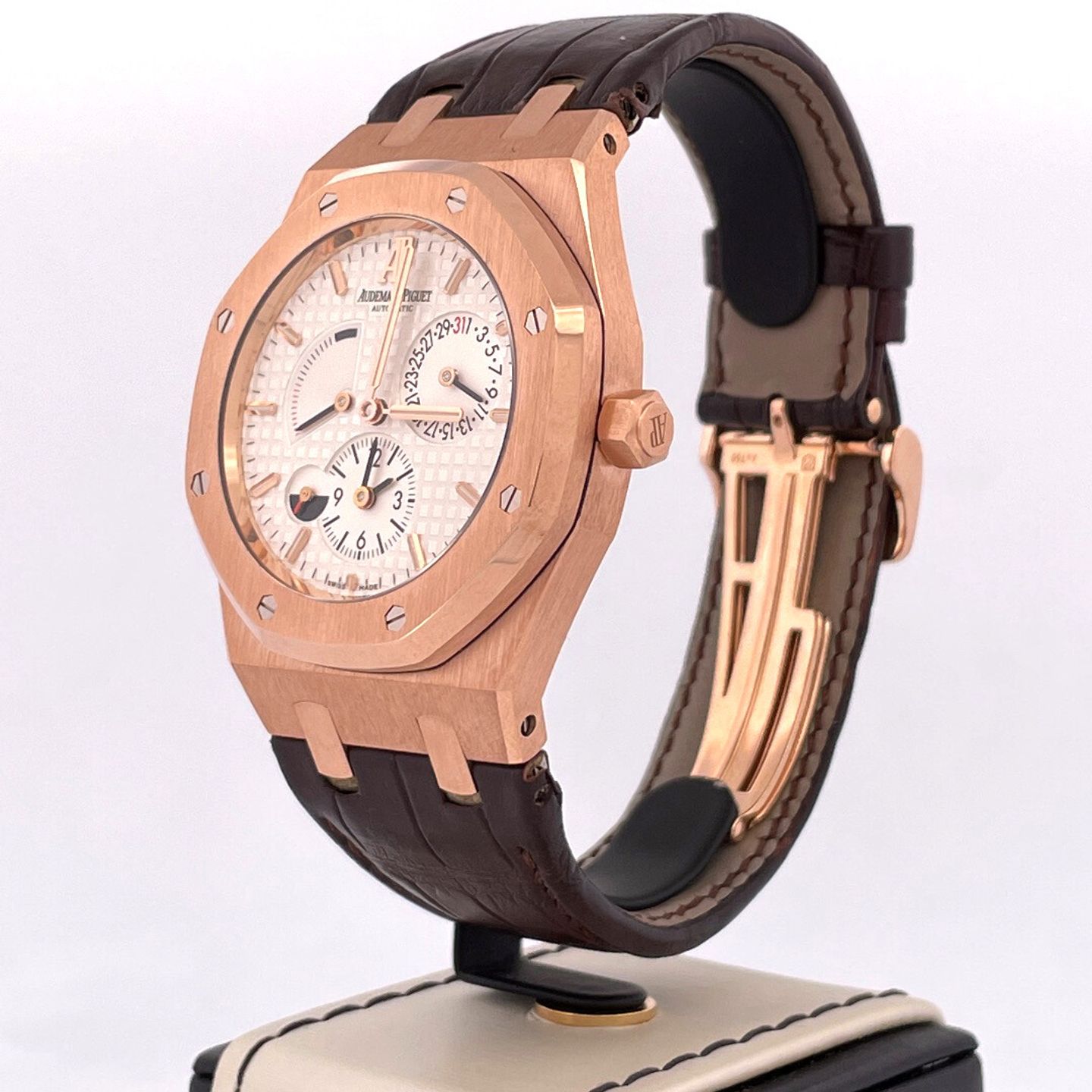 Audemars Piguet Royal Oak Dual Time 26120OR.OO.D088CR.01 (2012) - White dial 39 mm Rose Gold case (2/5)