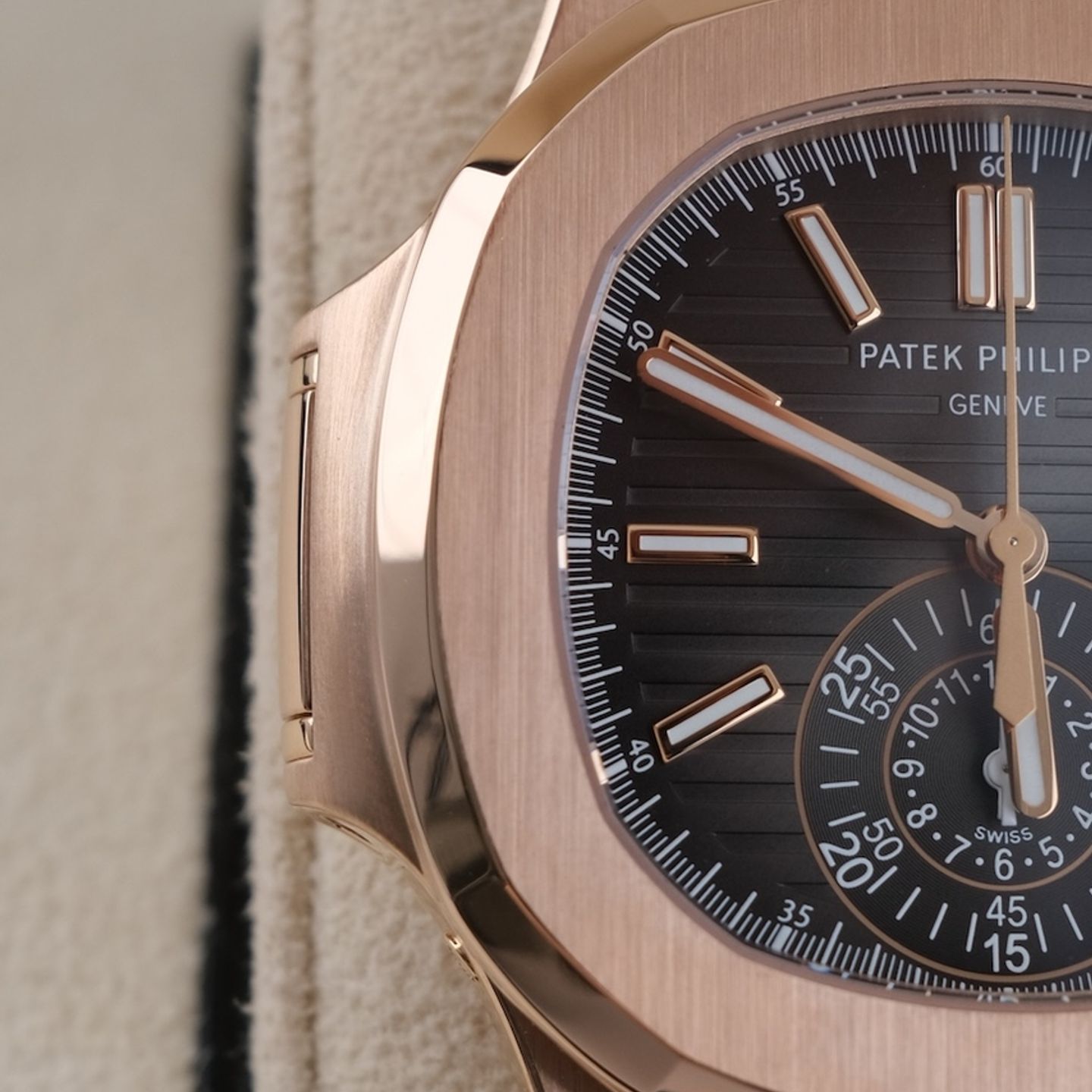 Patek Philippe Nautilus 5980/1R-001 - (3/8)