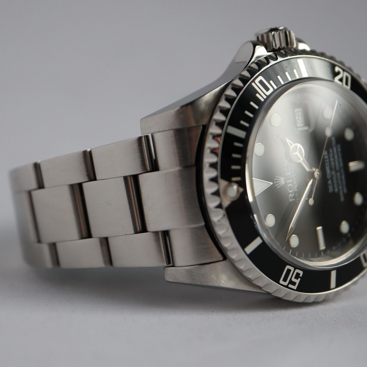 Rolex Sea-Dweller 4000 16600 (2005) - Black dial 40 mm Steel case (6/8)