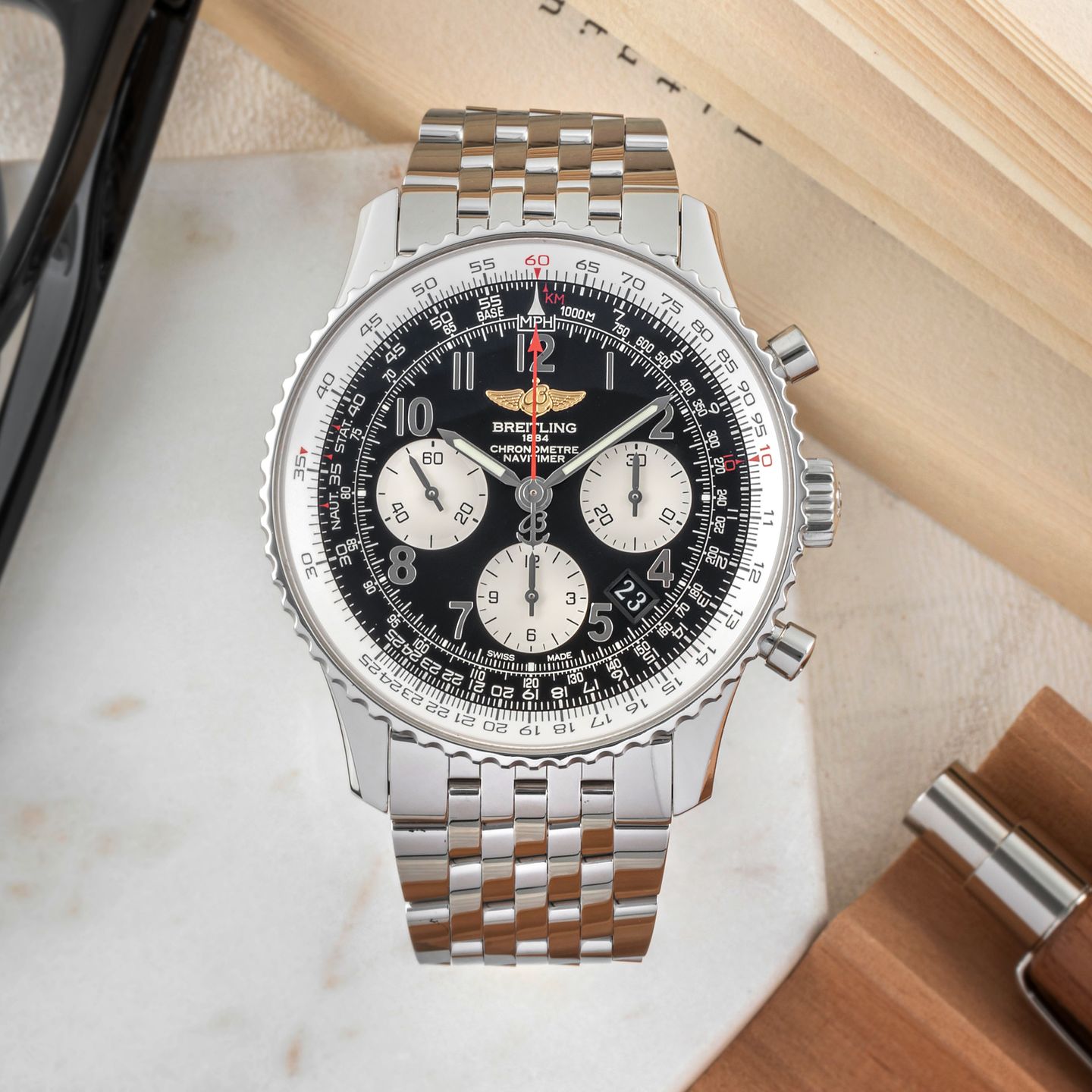 Breitling Navitimer 01 AB012012/BB02 (Onbekend (willekeurig serienummer)) - Zwart wijzerplaat 43mm Staal (2/8)