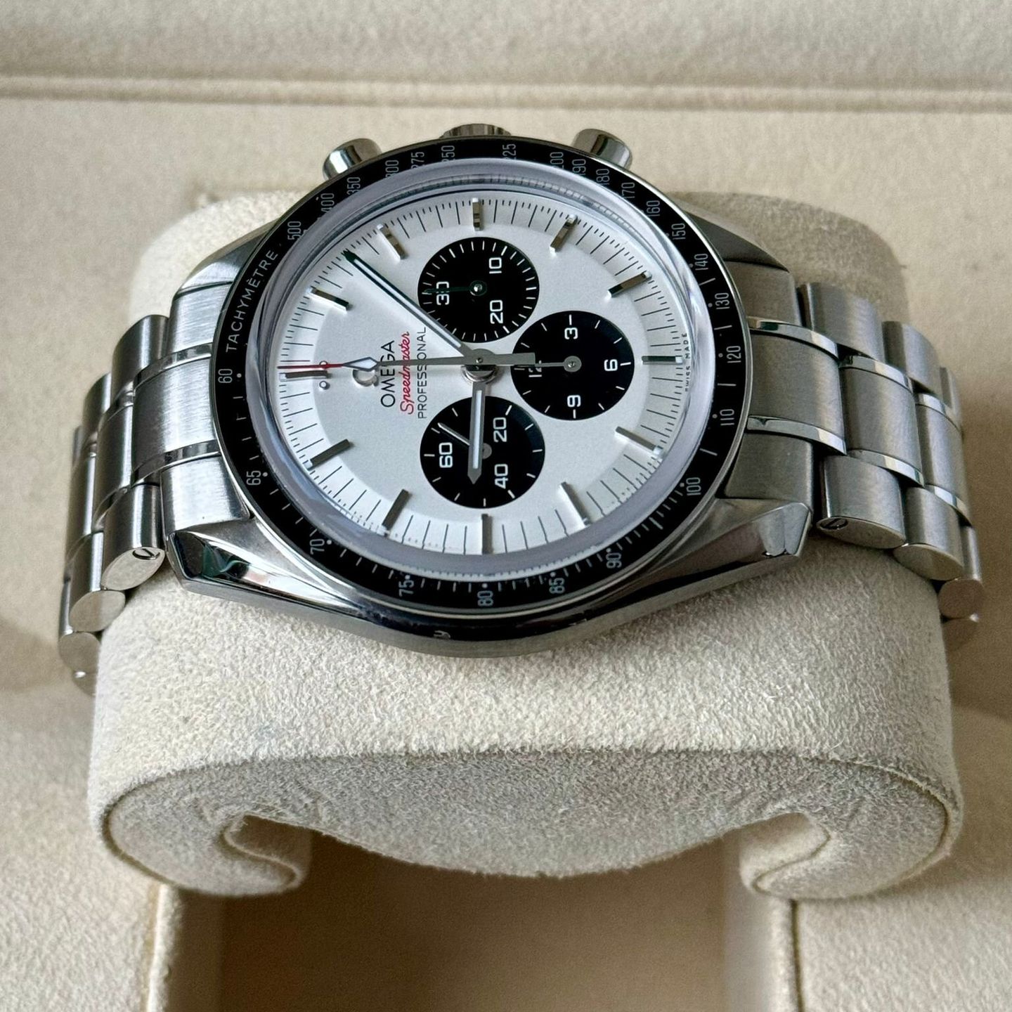 Omega Speedmaster Professional Moonwatch 522.30.42.30.04.001 (2019) - White dial 42 mm Steel case (5/8)