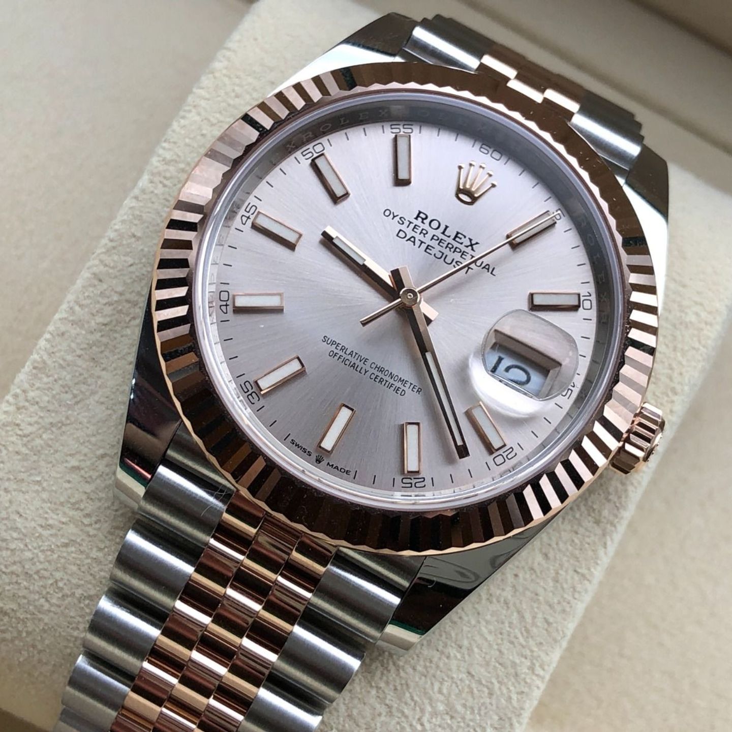 Rolex Datejust 41 126331 (2022) - Pink dial 41 mm Steel case (3/8)