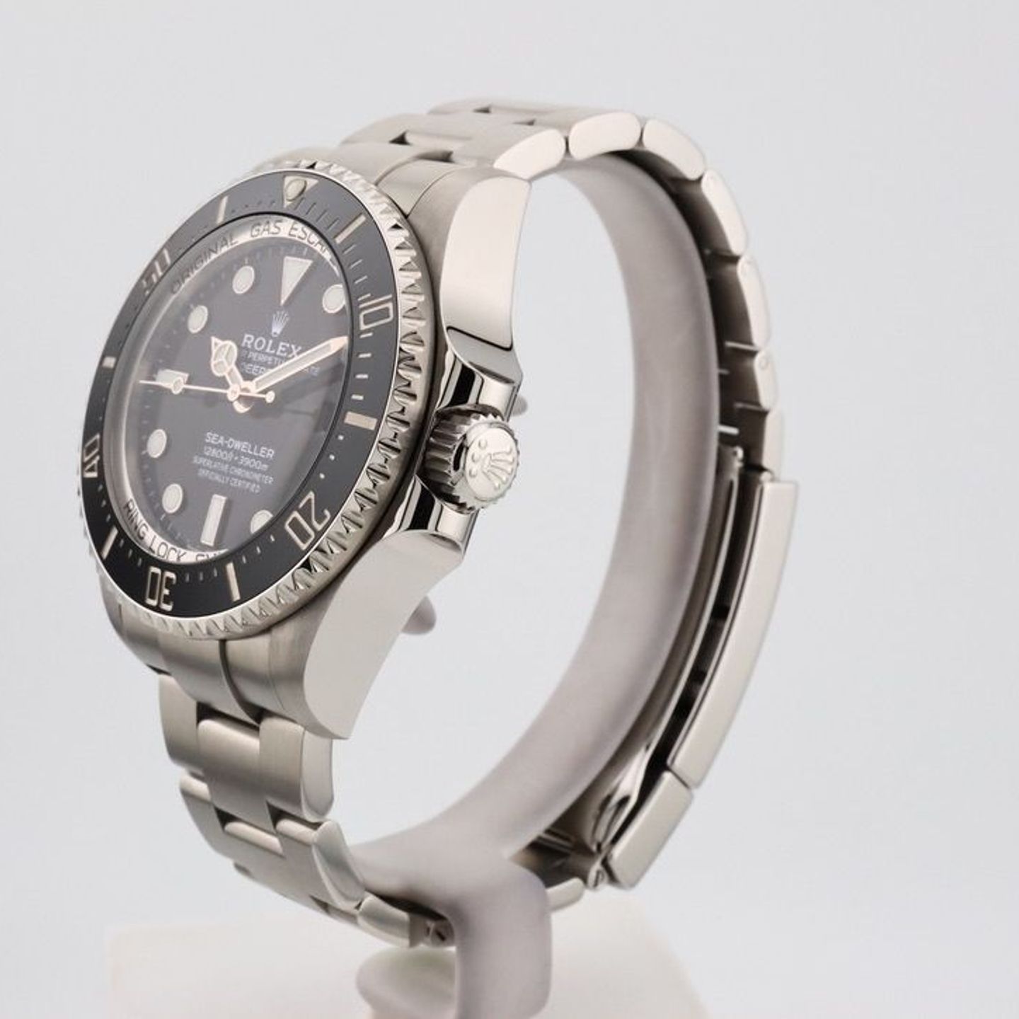 Rolex Sea-Dweller Deepsea 126660 (2020) - Black dial 44 mm Steel case (2/8)
