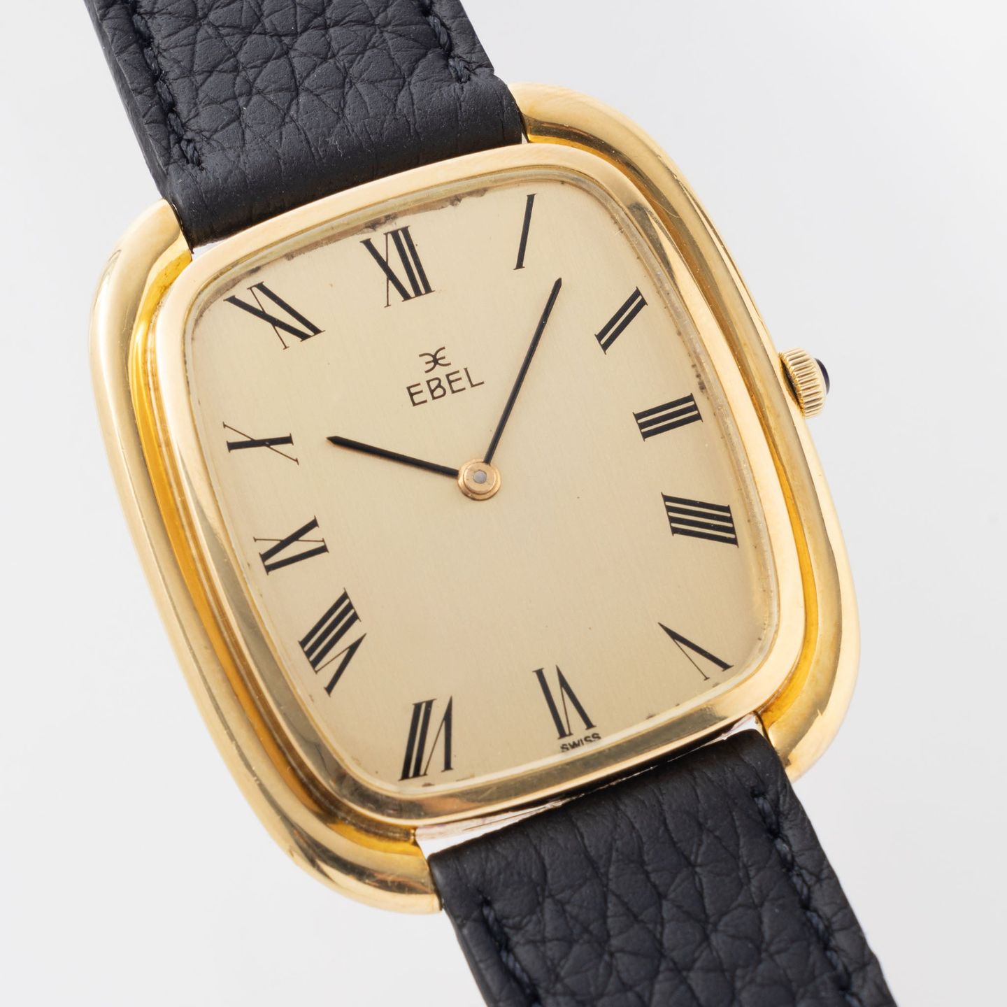 Ebel Vintage Unknown (1970) - Champagne dial 35 mm Yellow Gold case (2/8)