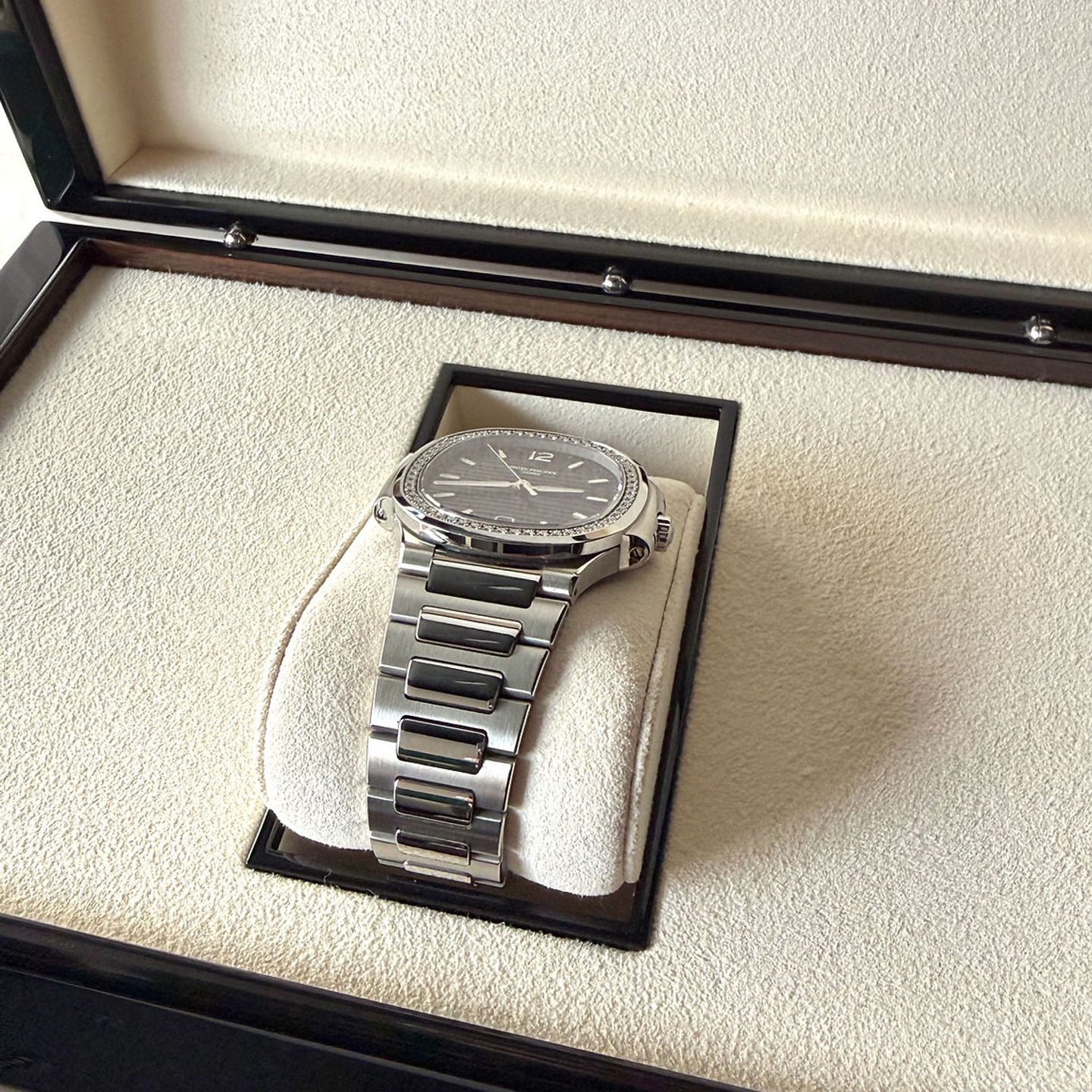 Patek Philippe Nautilus 7118/1200A-001 - (3/5)