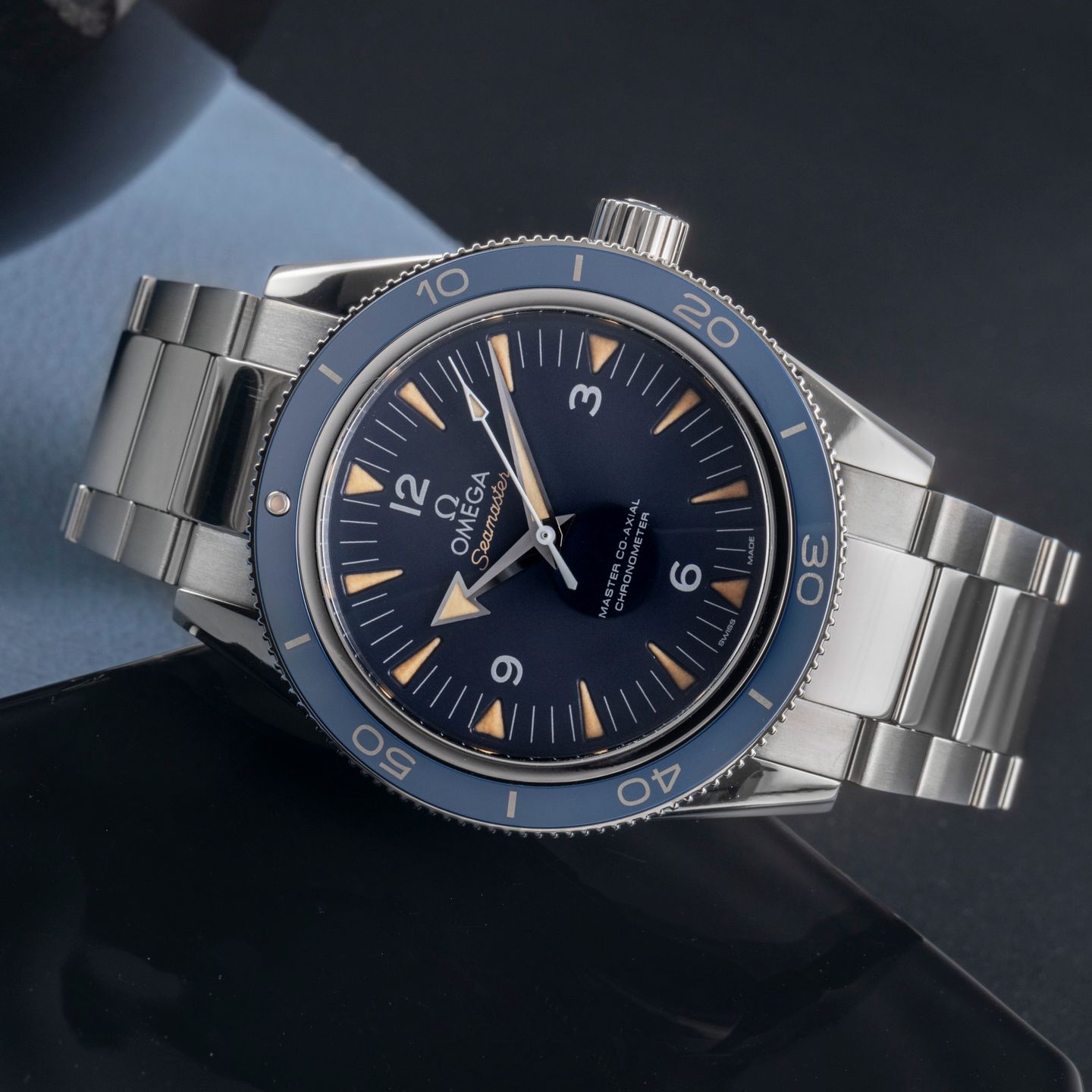 Omega Seamaster 300 233.92.41.21.03.001 - (2/8)