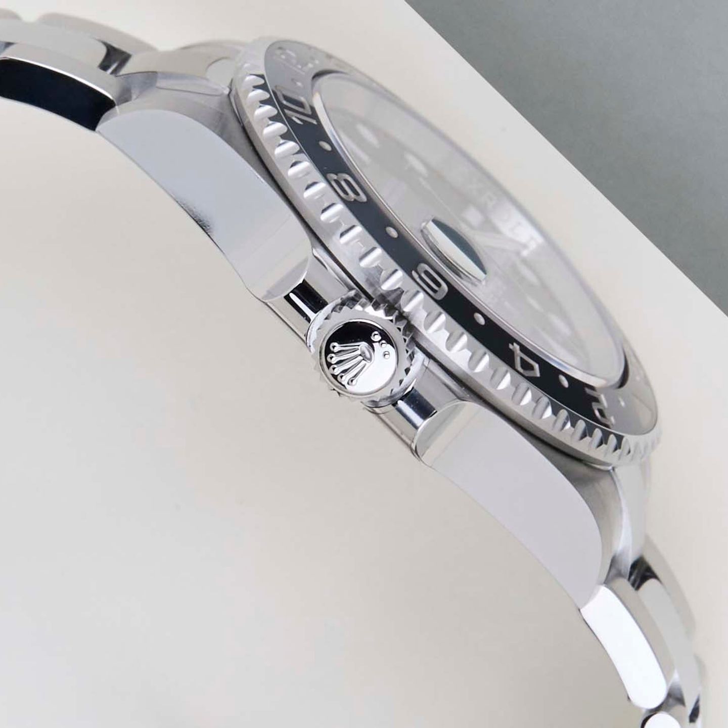 Rolex GMT-Master II 126710GRNR (2025) - Black dial 40 mm Steel case (8/8)