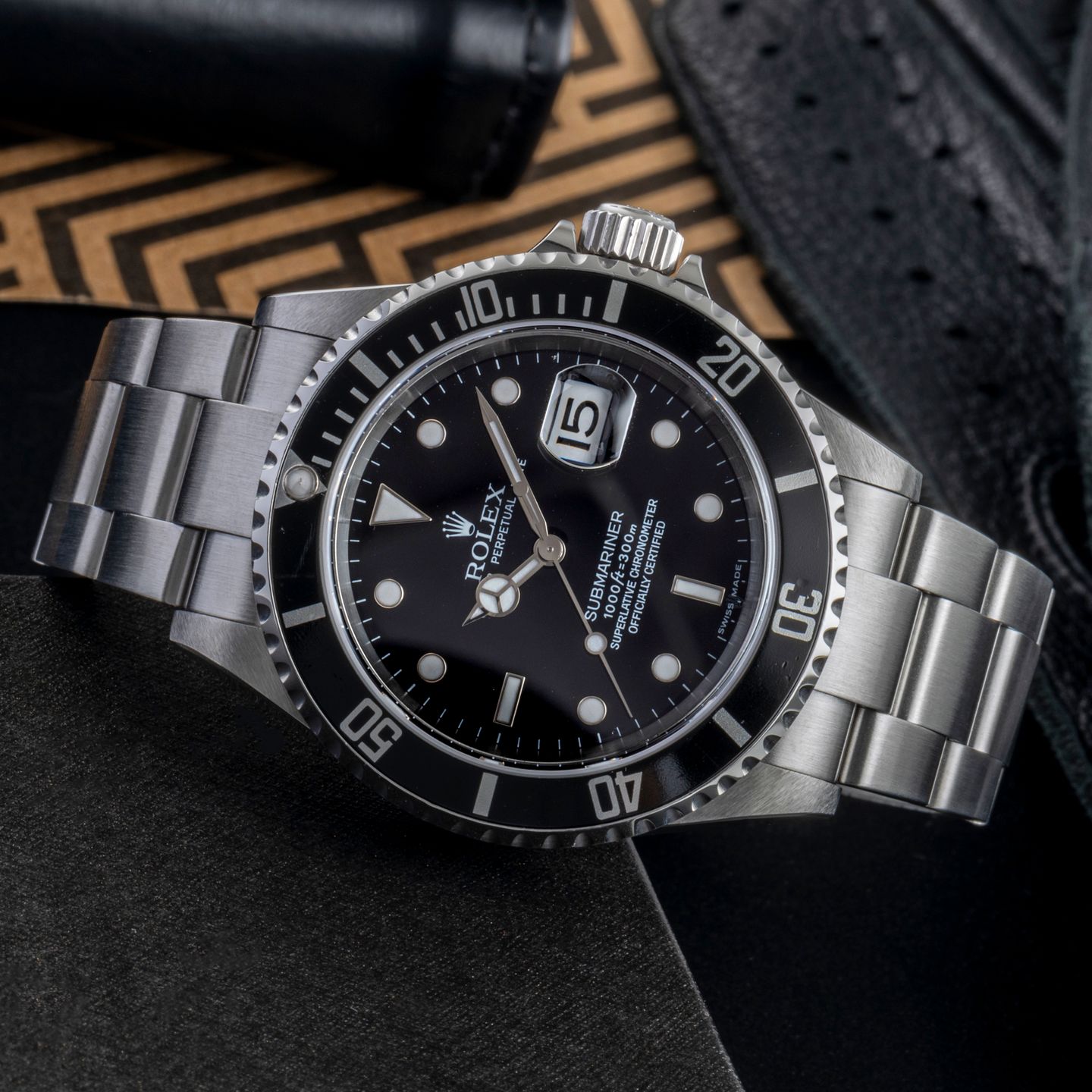 Rolex Submariner Date 16610T (Unknown (random serial)) - Black dial 40 mm Steel case (2/8)