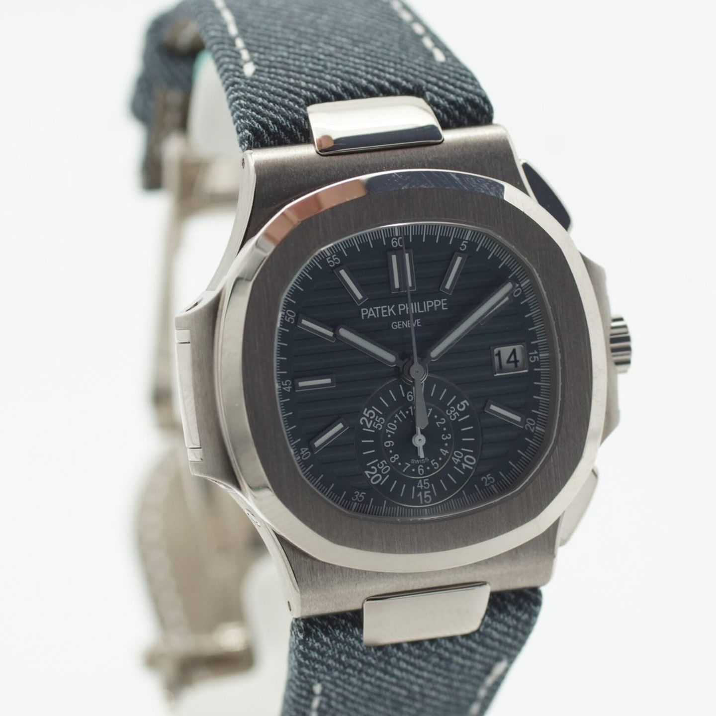Patek Philippe Nautilus 5980 (2025) - 41mm (4/8)