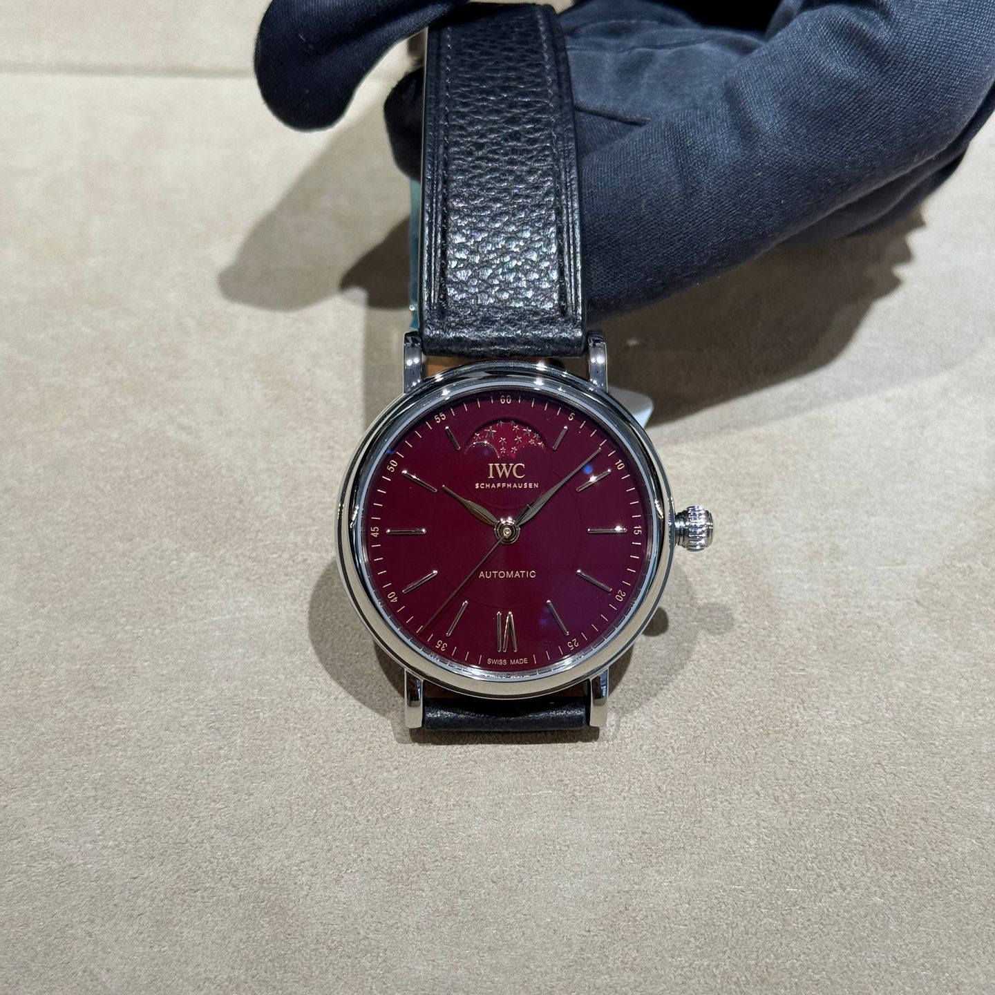 IWC Portofino Automatic IW459604 (2025) - Red dial 37 mm Steel case (1/4)