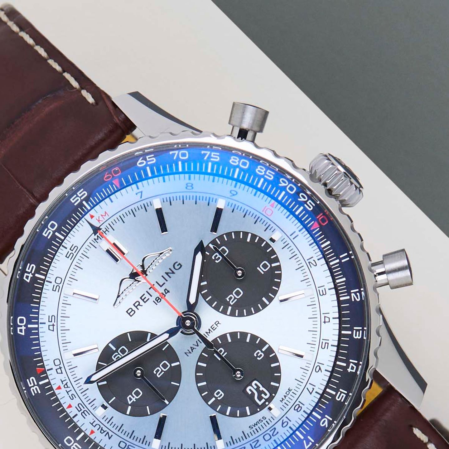 Breitling Navitimer 1 B01 Chronograph AB0138 (2025) - Zwart wijzerplaat 43mm Staal (3/8)
