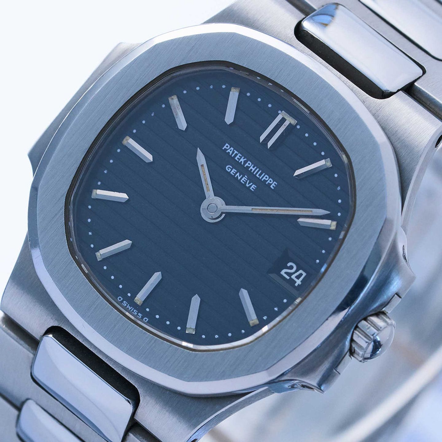 Patek Philippe Nautilus 4700/1 - (2/5)