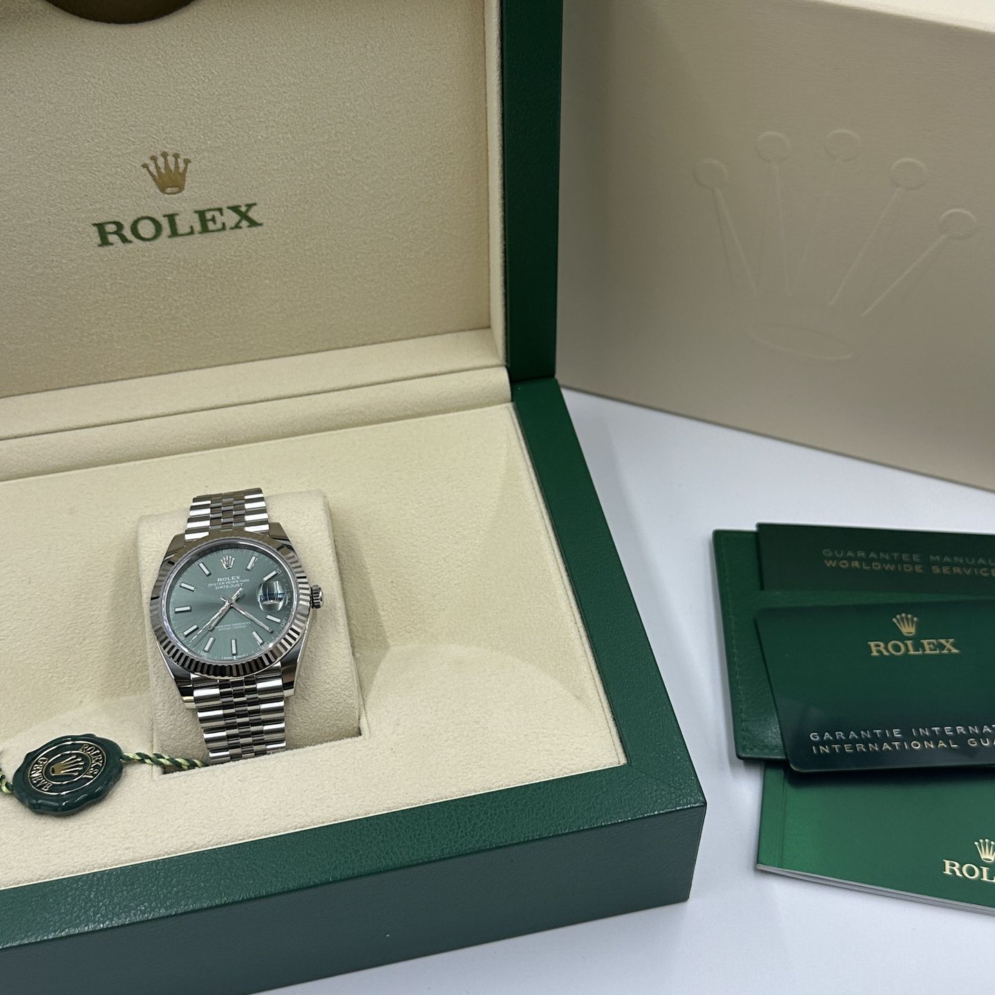 Rolex Datejust 41 126334 (2023) - Groen wijzerplaat 41mm Staal (2/8)