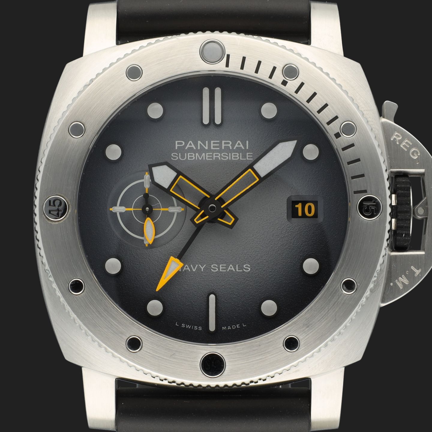 Panerai Luminor Submersible PAM01323 (2023) - Grey dial 44 mm Steel case (2/8)