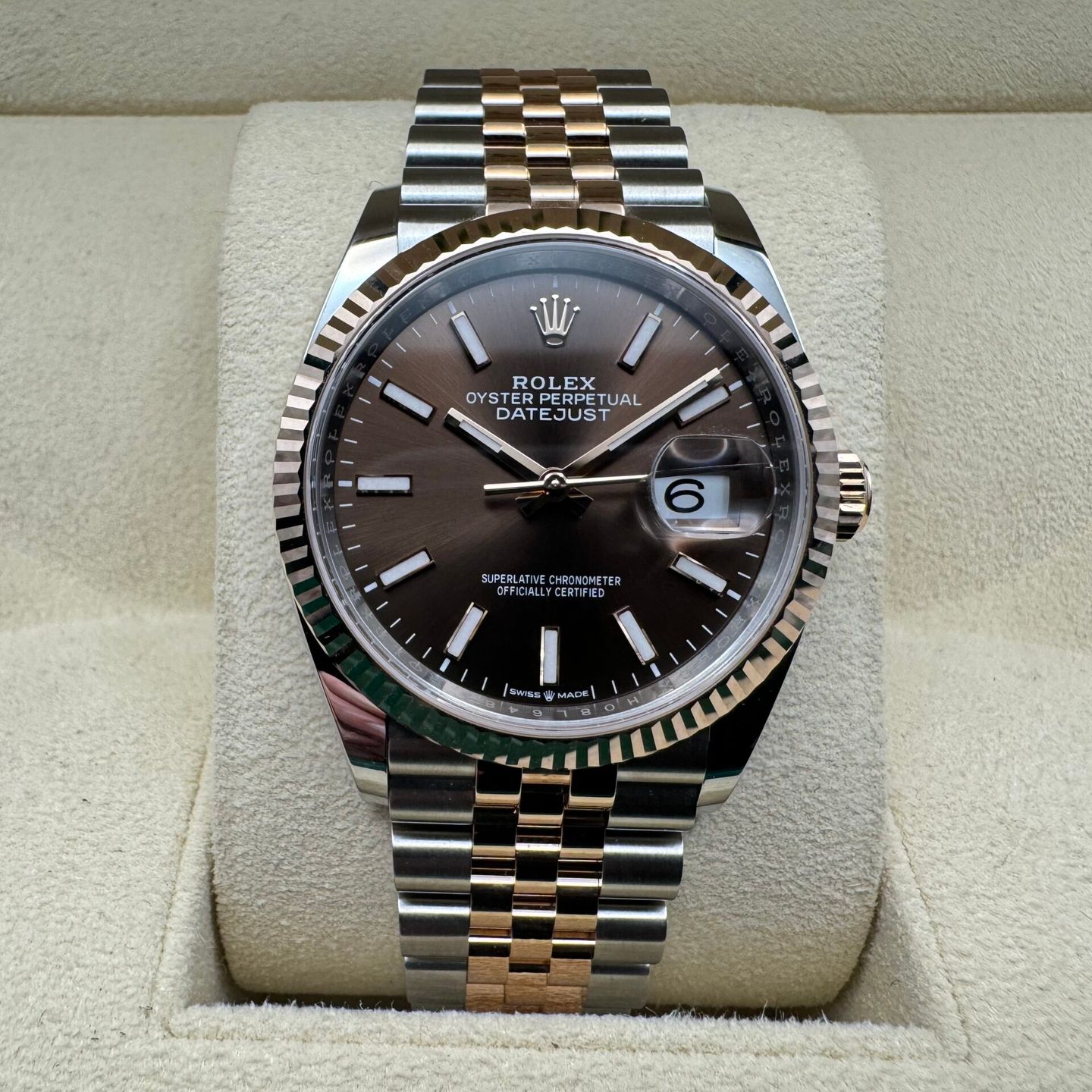 Rolex Datejust 36 126231 (2022) - 36mm Goud/Staal (2/8)