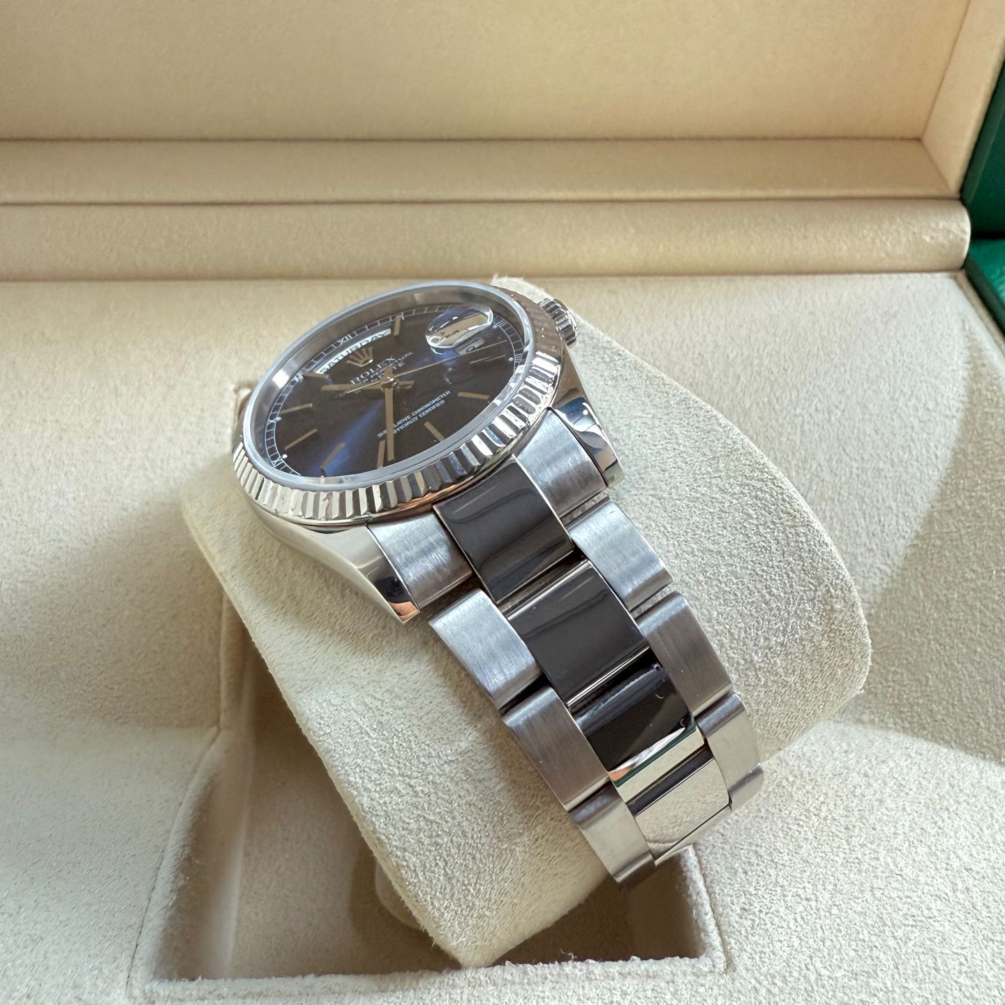 Rolex Day-Date 36 118239 (2002) - Blue dial 43 mm White Gold case (6/28)