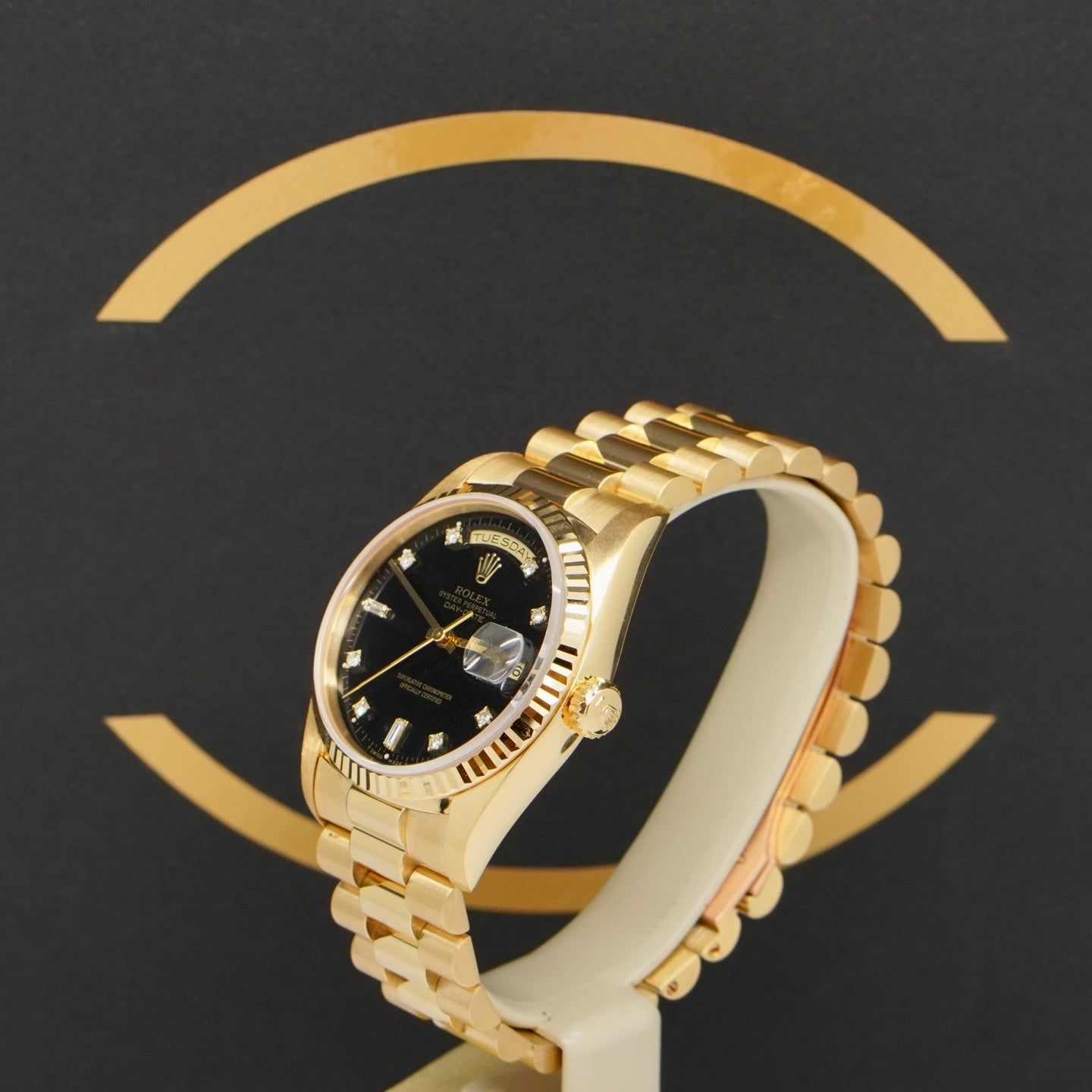 Rolex Day-Date 36 18238 (1996) - Black dial 36 mm Yellow Gold case (2/7)