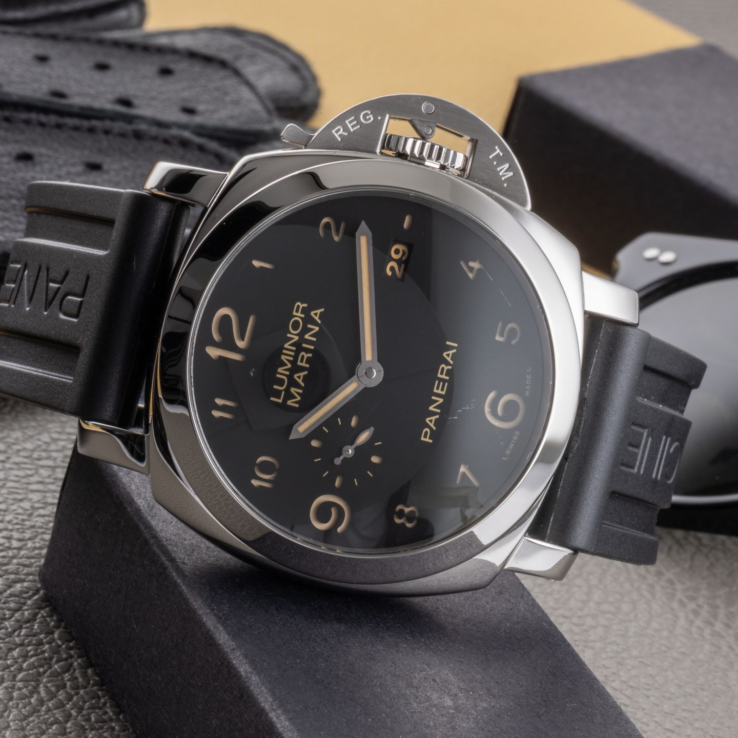 Panerai Luminor Marina 1950 3 Days Automatic PAM00359 (2011) - Zwart wijzerplaat 44mm Staal (2/8)