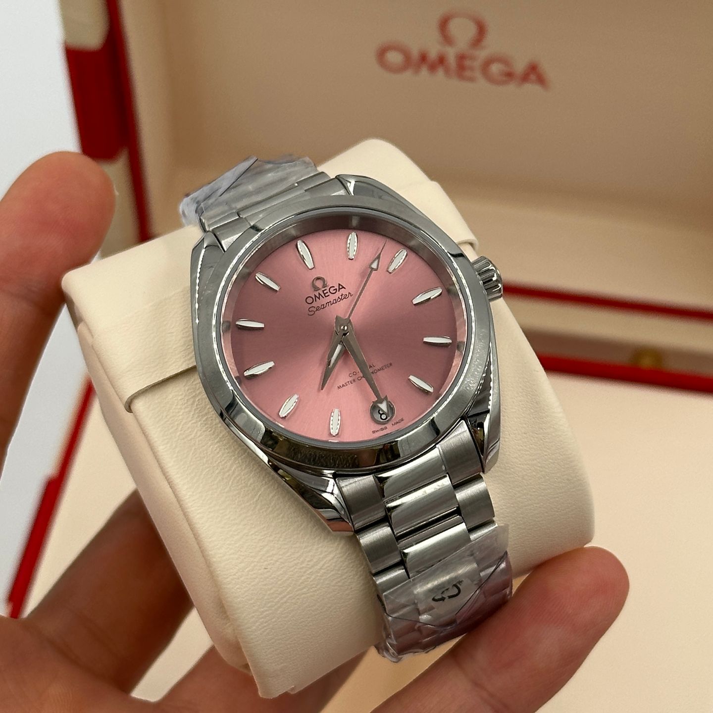 Omega Seamaster Aqua Terra 220.10.34.20.10.003 (2023) - Pink dial 34 mm Steel case (5/8)