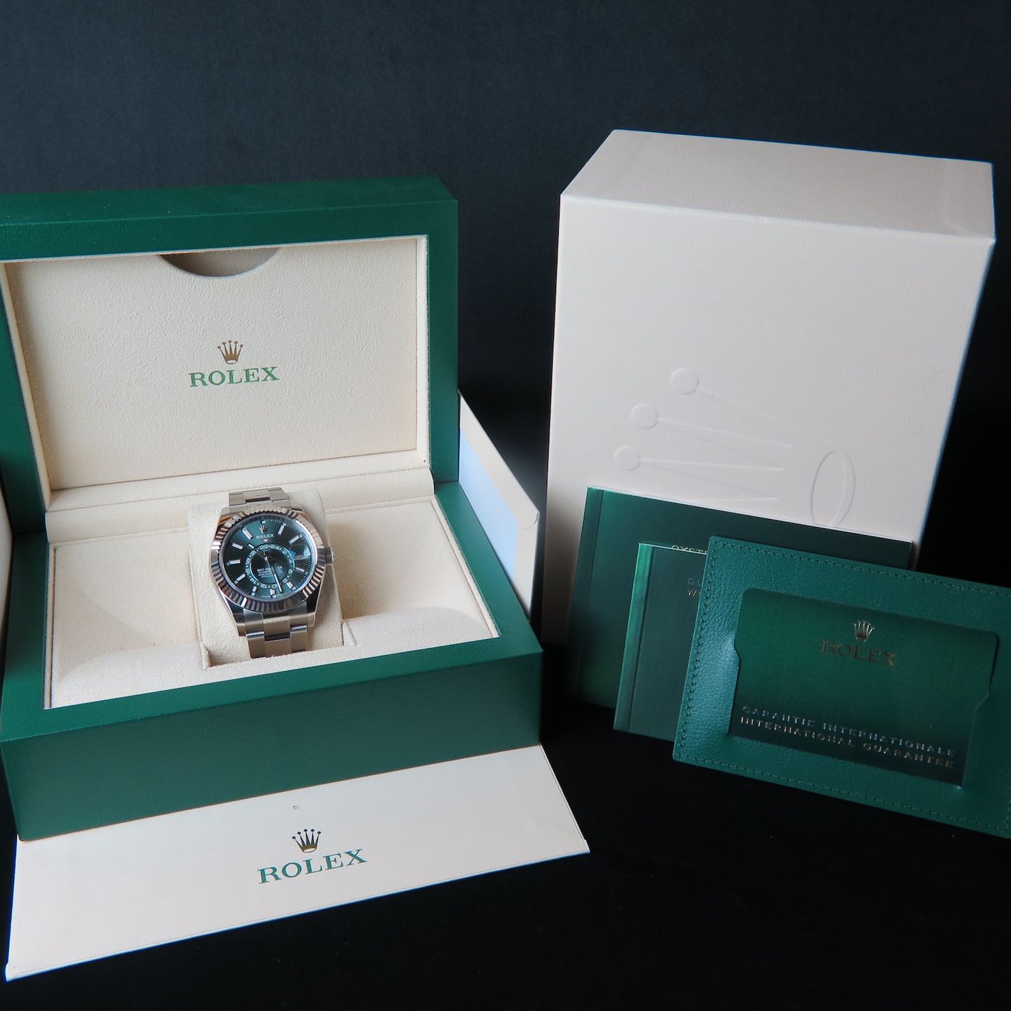 Rolex Sky-Dweller 336934 (2024) - Green dial 42 mm Gold/Steel case (8/8)