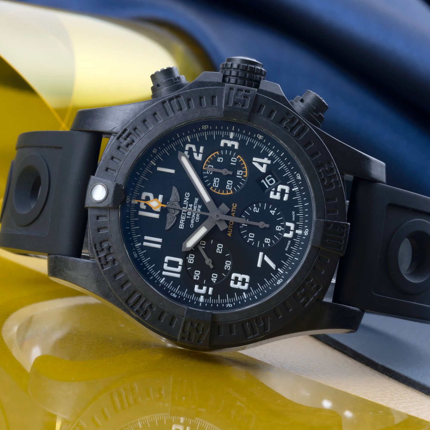 Breitling Avenger Hurricane XB0180 (2017) - Zwart wijzerplaat 45mm Carbon (2/8)