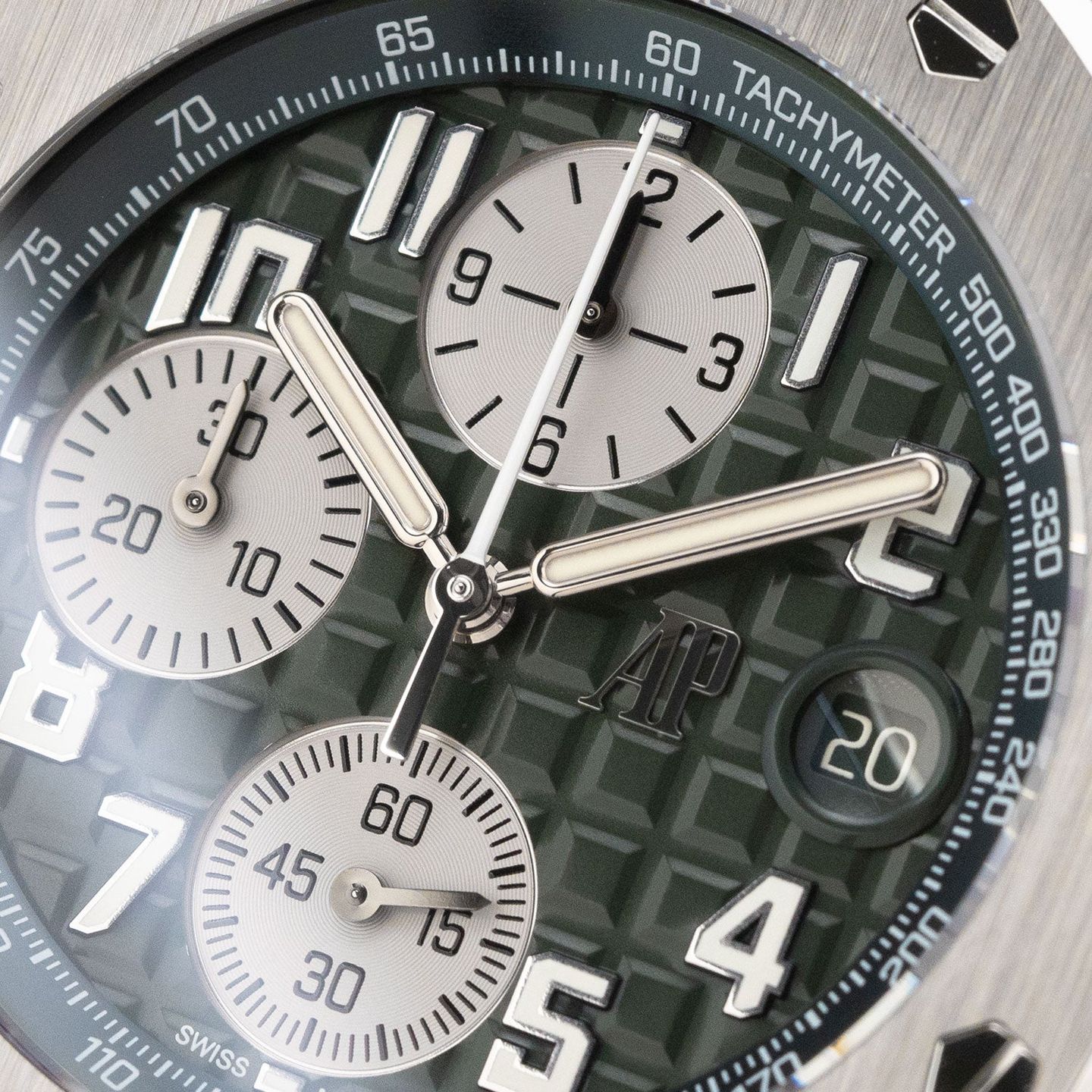 Audemars Piguet Royal Oak Offshore 26238TI.OO.A056CA.01 (2021) - Green dial 42 mm Titanium case (3/8)