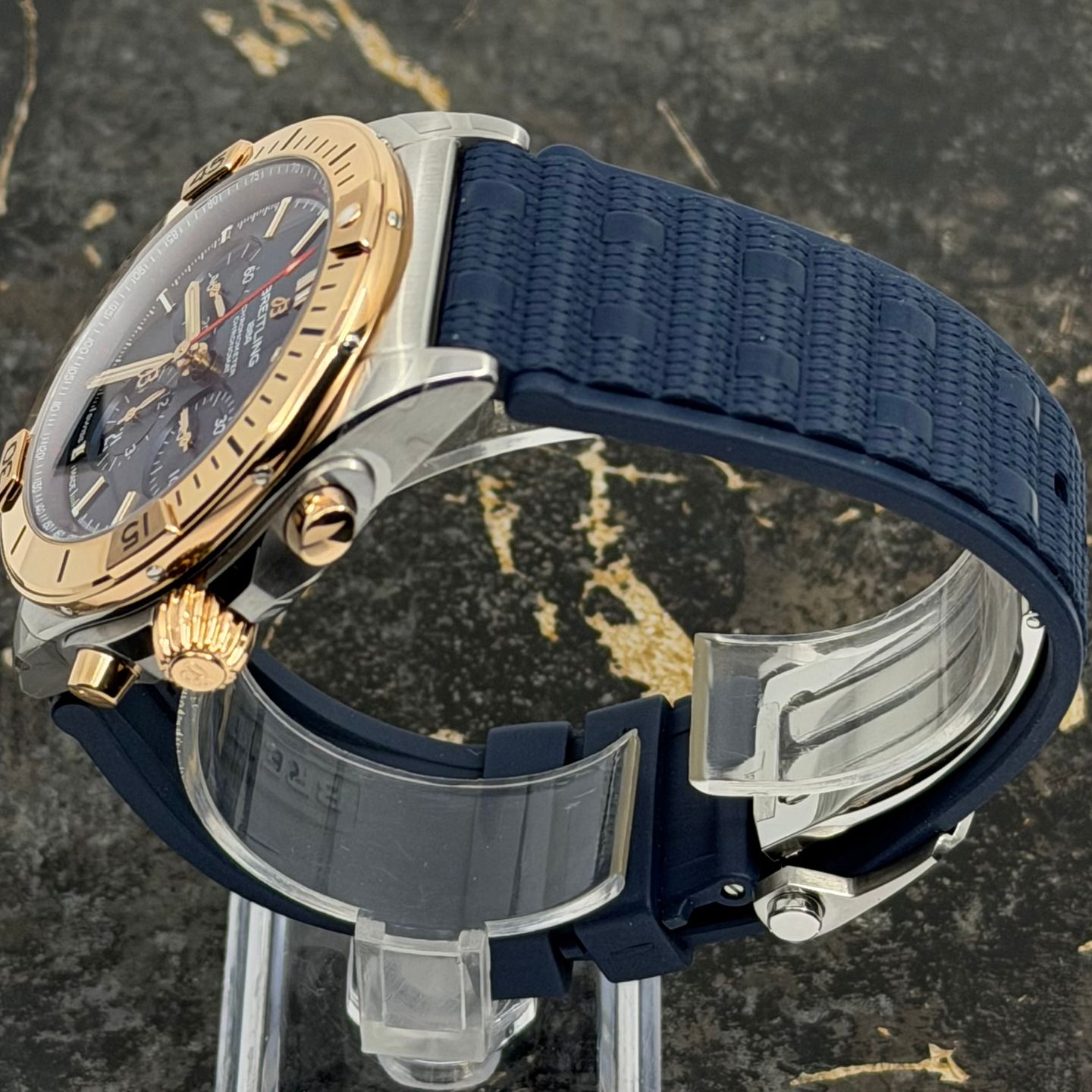 Breitling Chronomat 42 UB0134101C1S1 (2026) - Blue dial 43 mm Gold/Steel case (5/8)