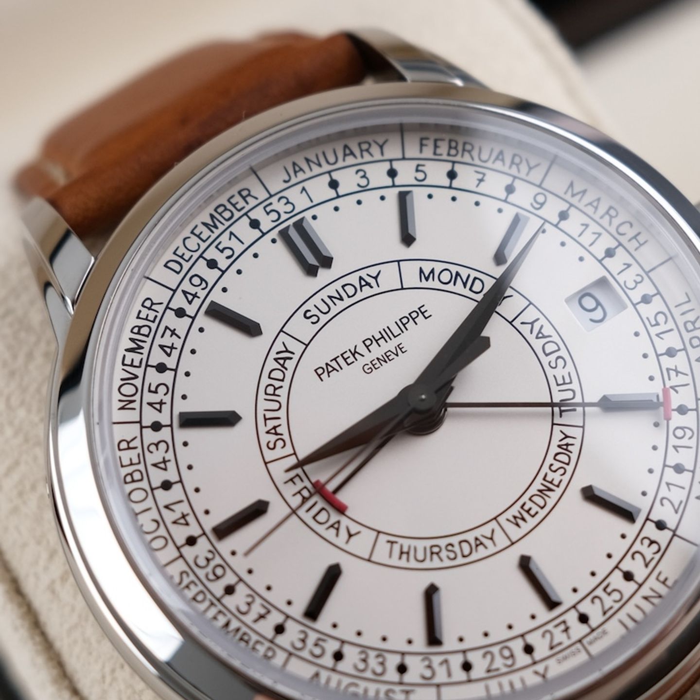 Patek Philippe Calatrava 5212A-001 (2024) - Silver dial 40 mm Steel case (4/8)