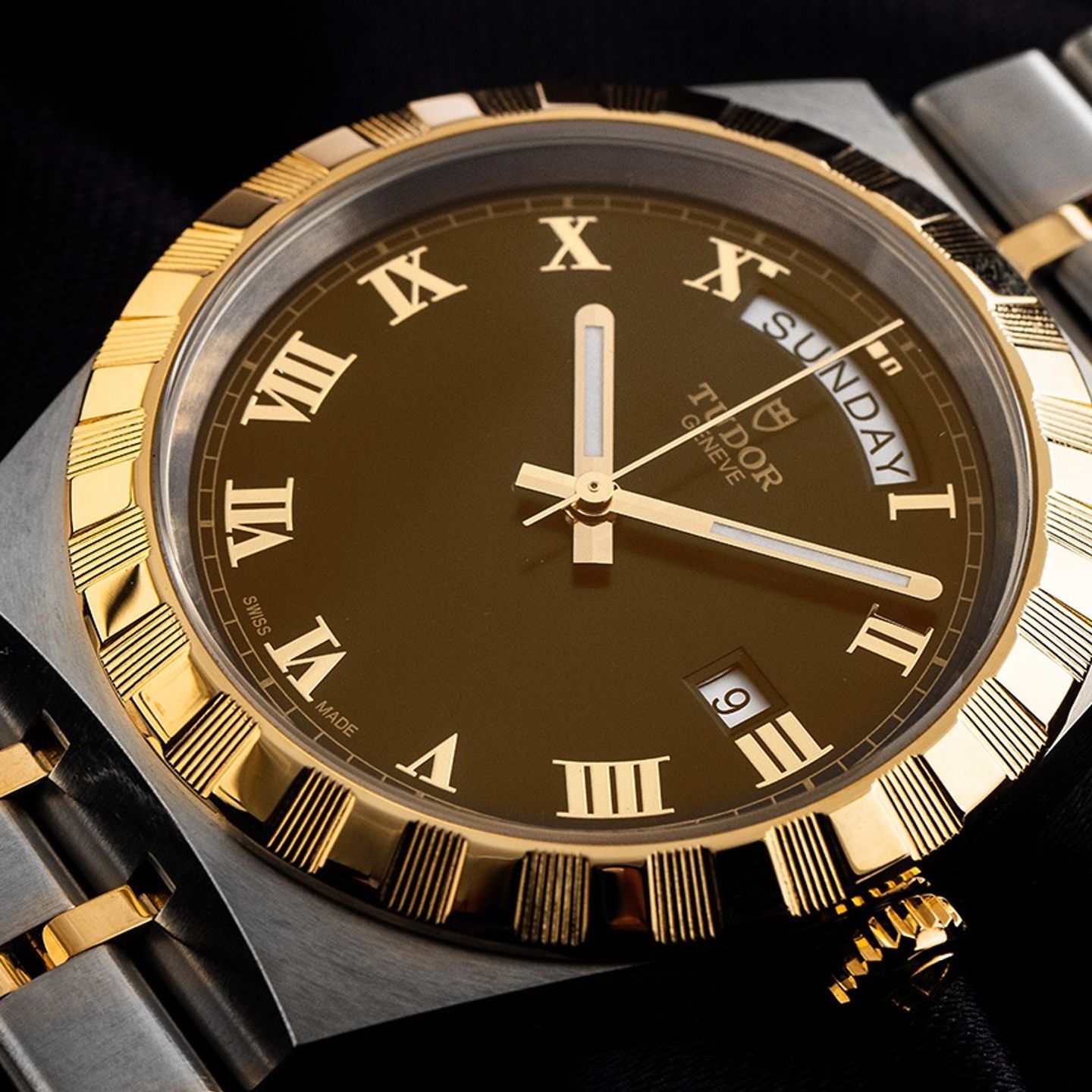 Tudor Royal 28603 (2025) - Silver dial 41 mm Steel case (3/7)