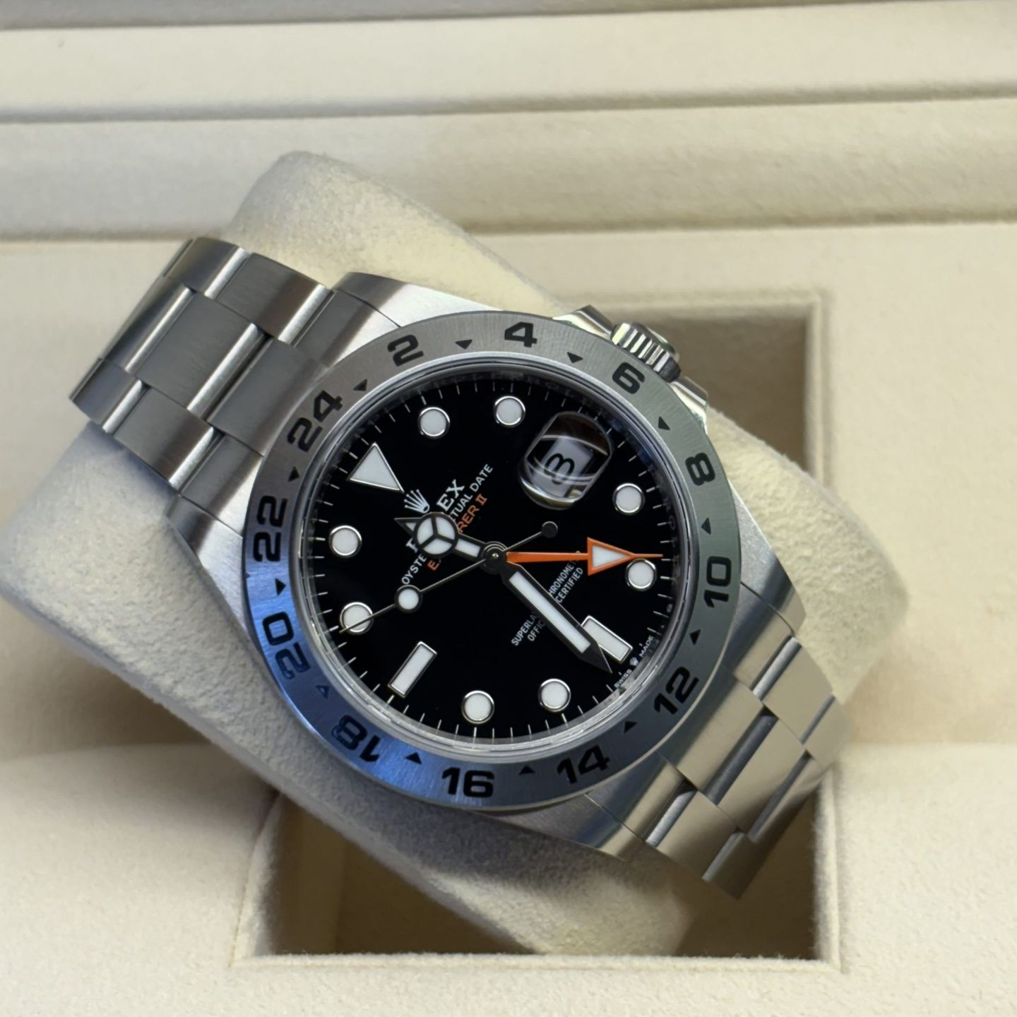 Rolex Explorer II 226570 - (2/8)