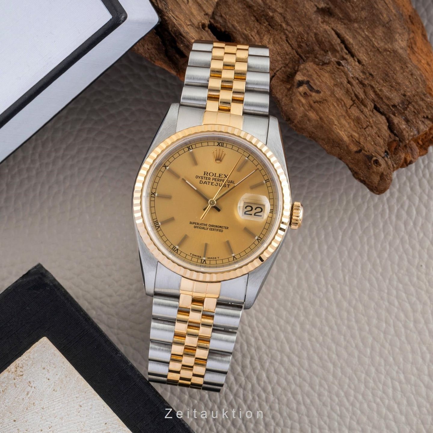 Rolex Datejust 36 16233 (1991) - Champagne dial 36 mm Gold/Steel case (3/8)