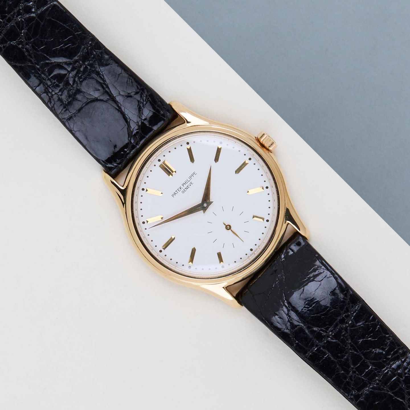 Patek Philippe Calatrava 3923J (1993) - Silver dial 33 mm Yellow Gold case (1/8)