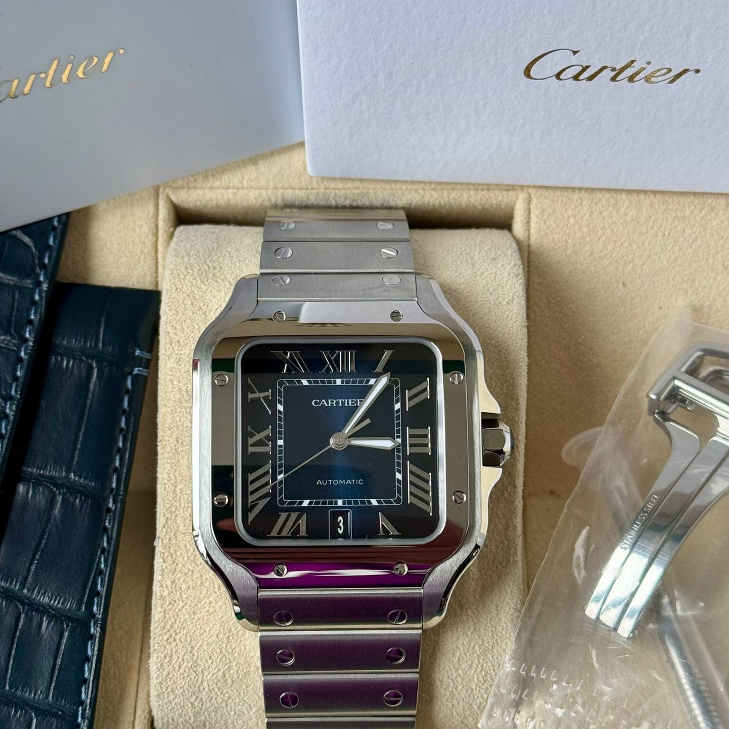 Cartier Santos WSSA0071 (2024) - Blue dial 40 mm Steel case (7/7)