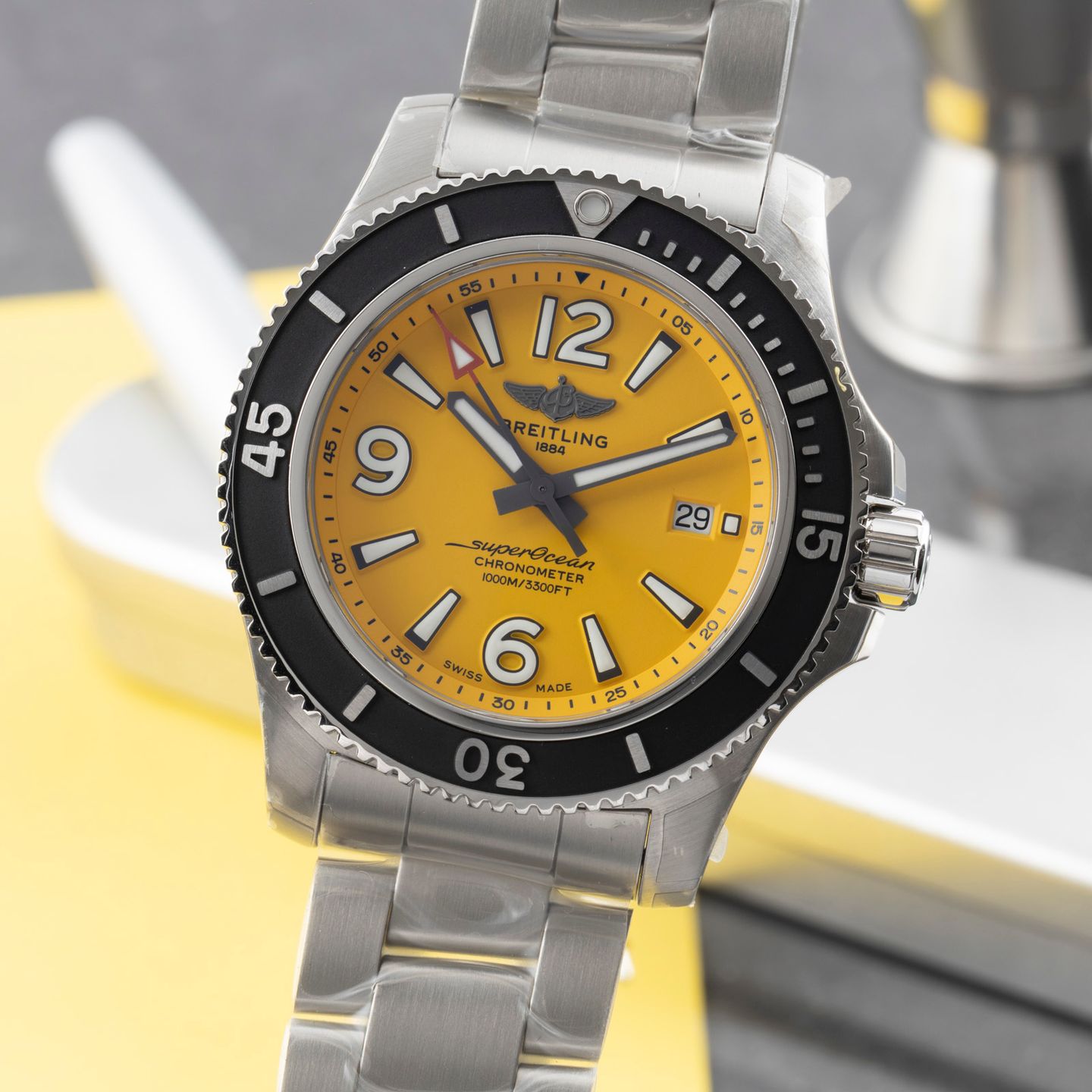 Breitling Superocean 44 A17367021I1A1 (Unknown (random serial)) - Yellow dial 44 mm Steel case (3/8)