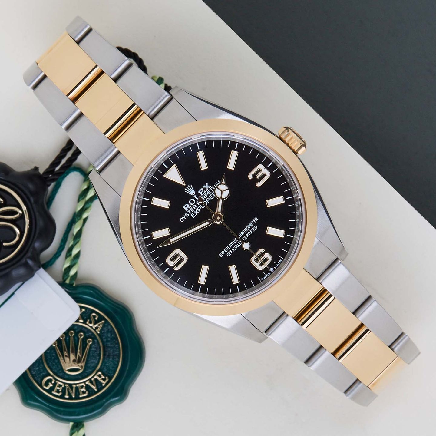 Rolex Explorer 124273 (2022) - Black dial 36 mm Gold/Steel case (1/8)