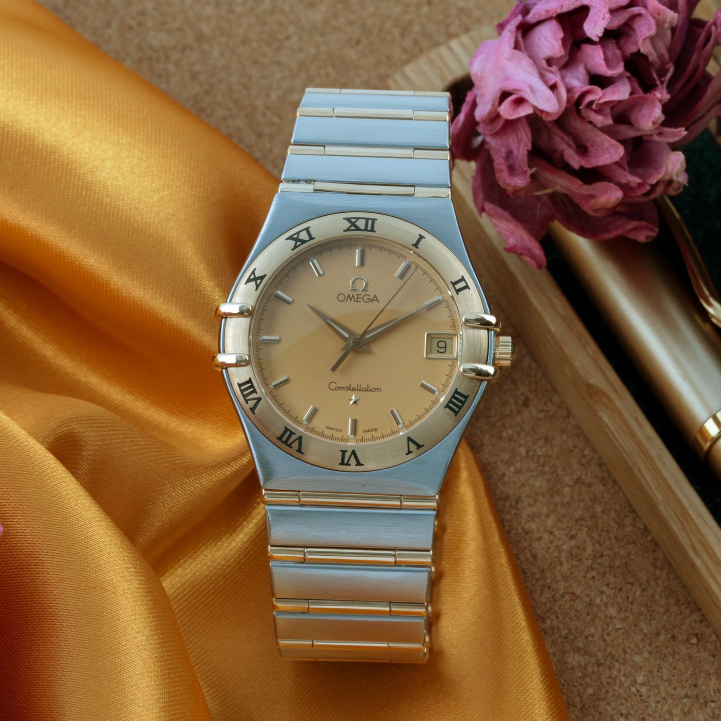 Omega Constellation 1212.10.00 (2000) - Champagne wijzerplaat 34mm Goud/Staal (1/8)