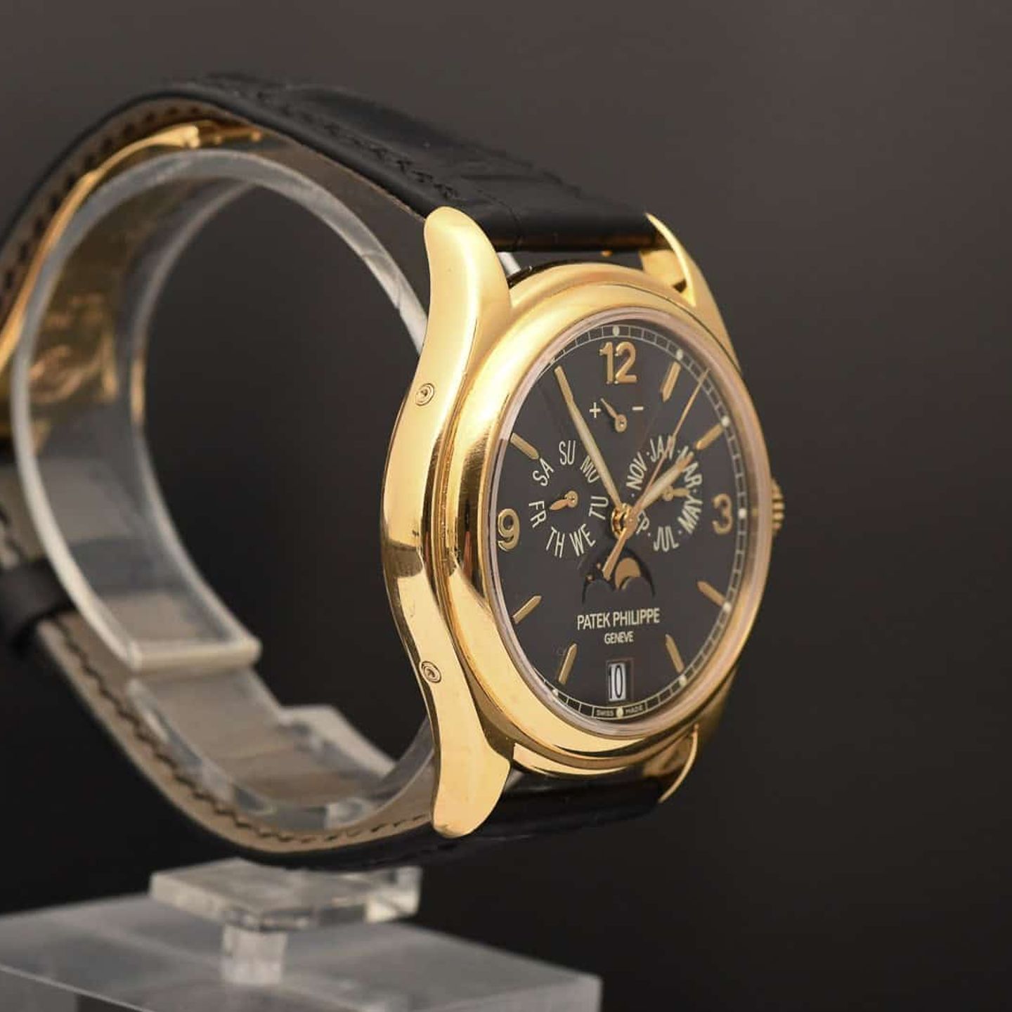 Patek Philippe Annual Calendar 5146J (2008) - Grey dial 40 mm Yellow Gold case (10/16)