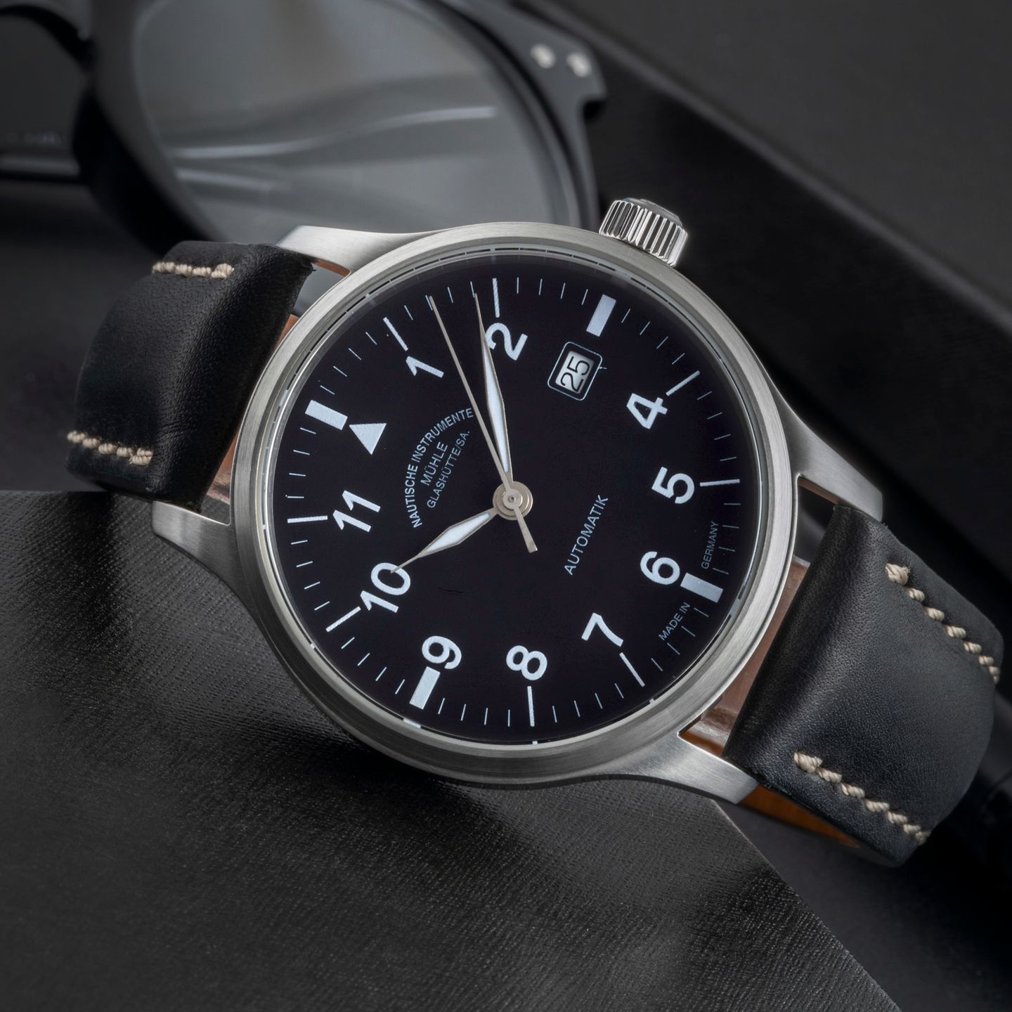 Mühle Glashütte Terrasport II M1-37-60 (2015) - Black dial 41 mm Steel case (2/8)