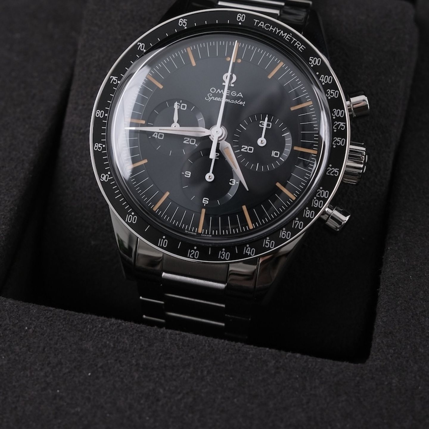 Omega Speedmaster 310.30.40.50.06.001 - (2/8)