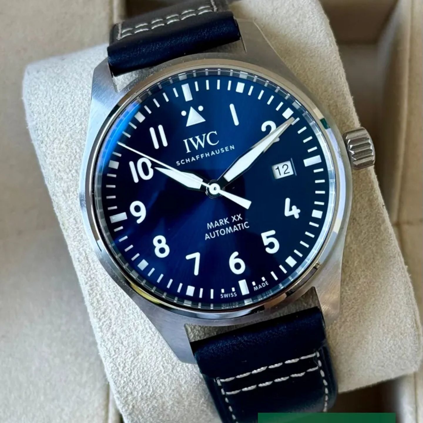IWC Pilot Mark IW328203 (2022) - Blauw wijzerplaat 40mm Staal (1/1)