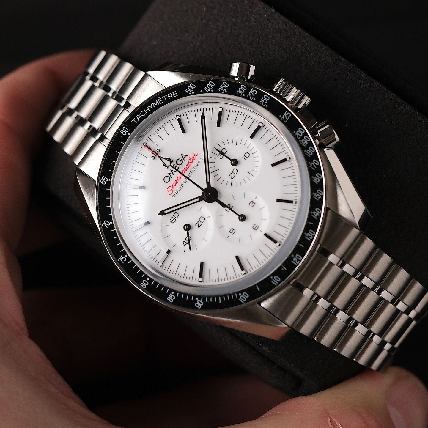 Omega Speedmaster Professional Moonwatch 310.30.42.50.04.001 - (2/8)