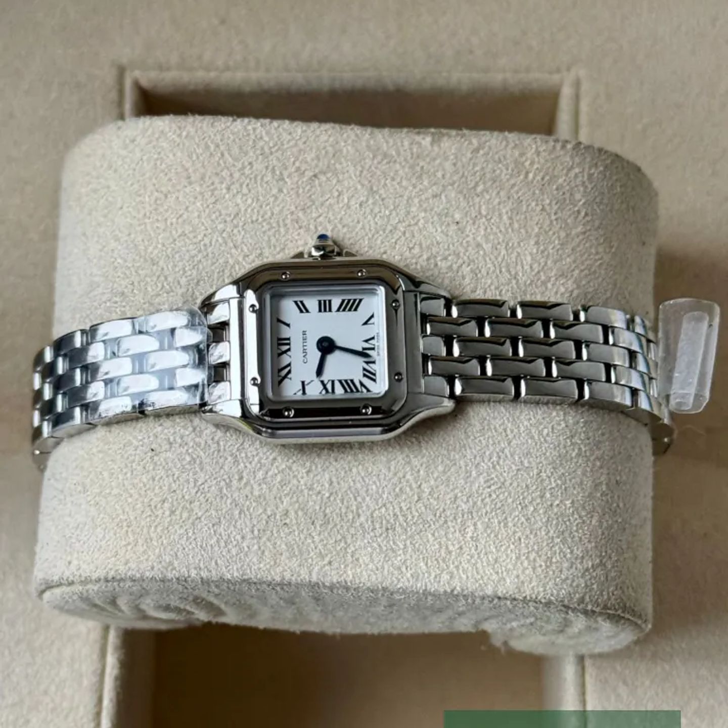 Cartier Panthère WSPN0012 (2026) - Silver dial 25 mm Steel case (5/7)