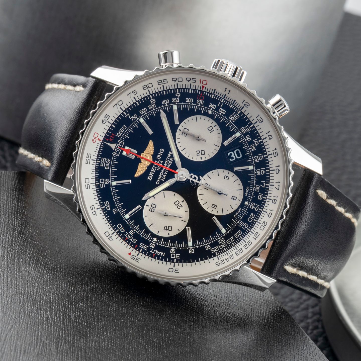 Breitling Navitimer 01 AB0120 - (2/8)